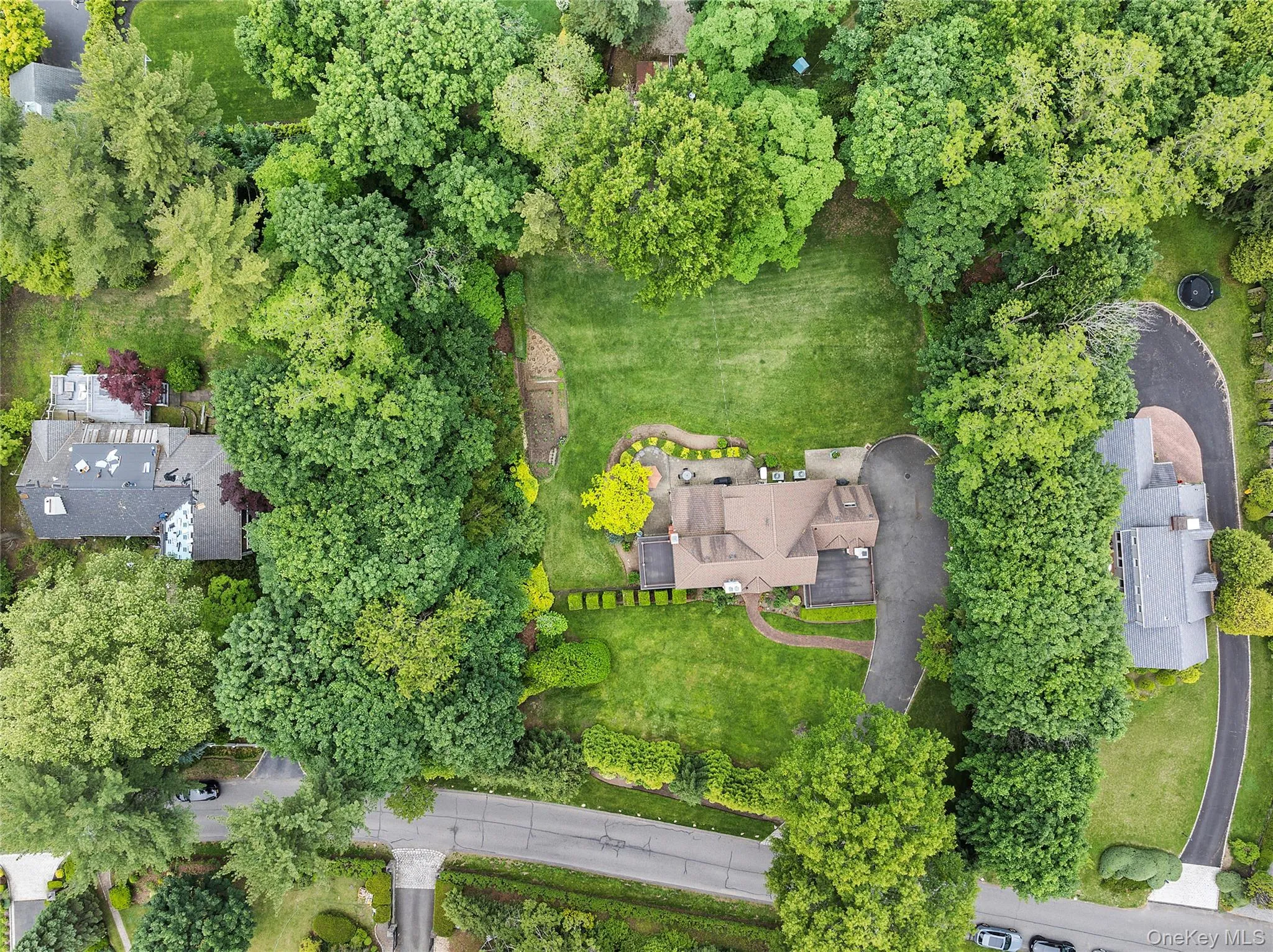 84 Luquer Road, North Hempstead, NY, 5 Bedrooms Bedrooms, 10 Rooms Rooms,3 BathroomsBathrooms,Residential,For Rent,Luquer,0,1015503 84 Luquer Road, North Hempstead, NY, 5 Bedrooms Bedrooms, 10 Rooms Rooms,3 BathroomsBathrooms,Residential,For Rent,Luquer,0,1015503