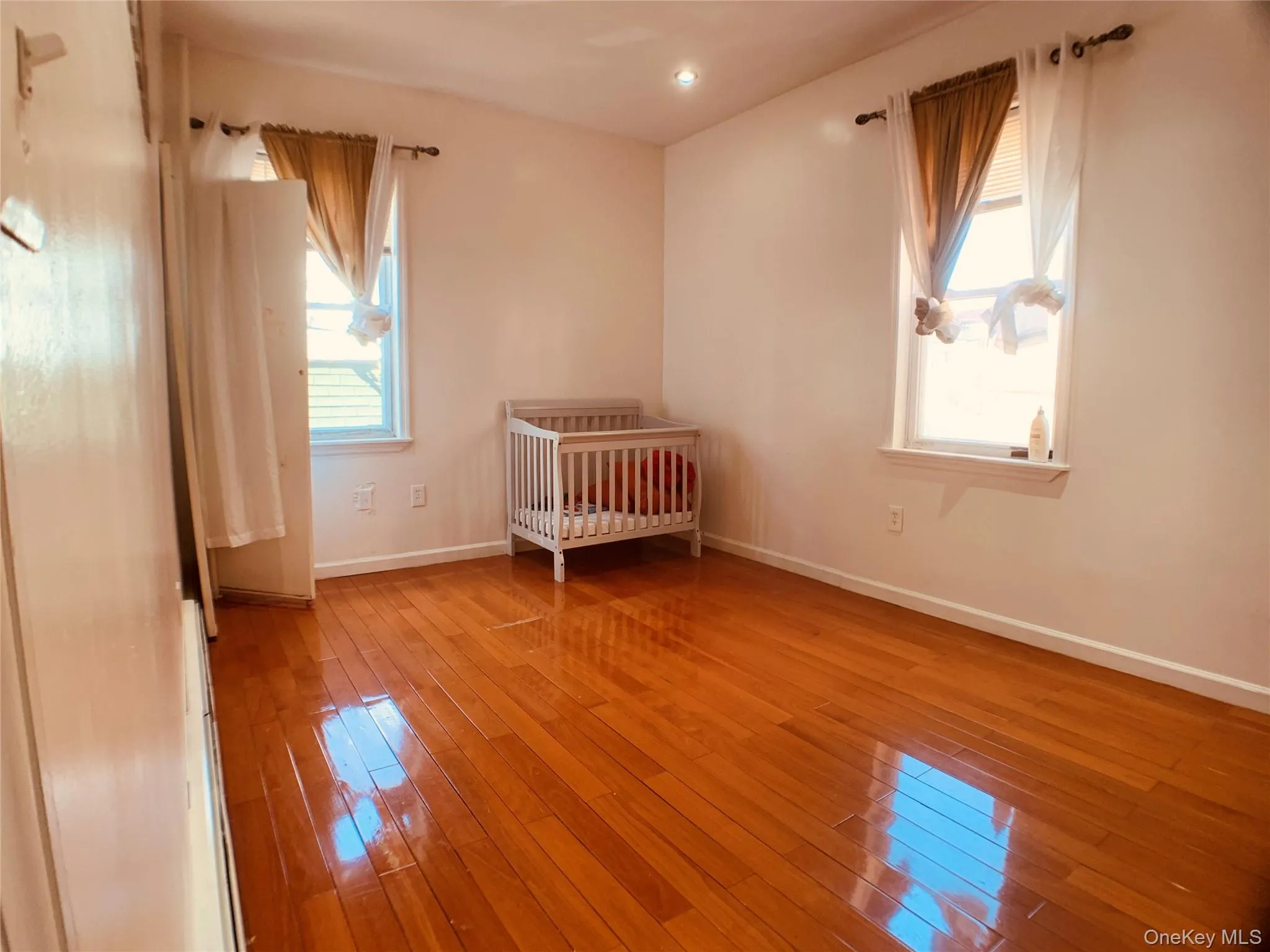 23-28 28th Street 28 Street, New York, NY, 3 Bedrooms Bedrooms, 7 Rooms Rooms,1 BathroomBathrooms,Residential Lease,For Rent,28,0,1015505 23-28 28th Street 28 Street, New York, NY, 3 Bedrooms Bedrooms, 7 Rooms Rooms,1 BathroomBathrooms,Residential Lease,For Rent,28,0,1015505