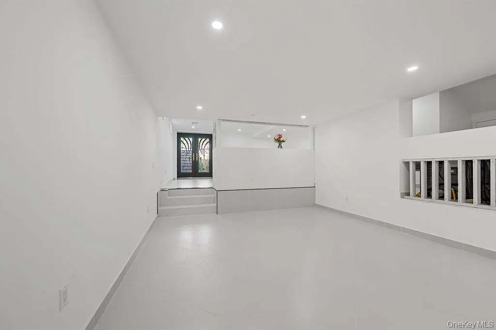 157-51 Rose Avenue, New York, NY, 4 Bedrooms Bedrooms, 7 Rooms Rooms,5 BathroomsBathrooms,Residential,For Rent,Rose,0,1015507 157-51 Rose Avenue, New York, NY, 4 Bedrooms Bedrooms, 7 Rooms Rooms,5 BathroomsBathrooms,Residential,For Rent,Rose,0,1015507