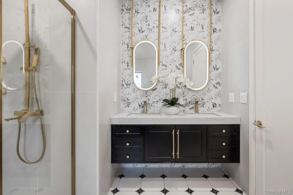 157-51 Rose Avenue, New York, NY, 4 Bedrooms Bedrooms, 7 Rooms Rooms,5 BathroomsBathrooms,Residential,For Rent,Rose,0,1015507 157-51 Rose Avenue, New York, NY, 4 Bedrooms Bedrooms, 7 Rooms Rooms,5 BathroomsBathrooms,Residential,For Rent,Rose,0,1015507
