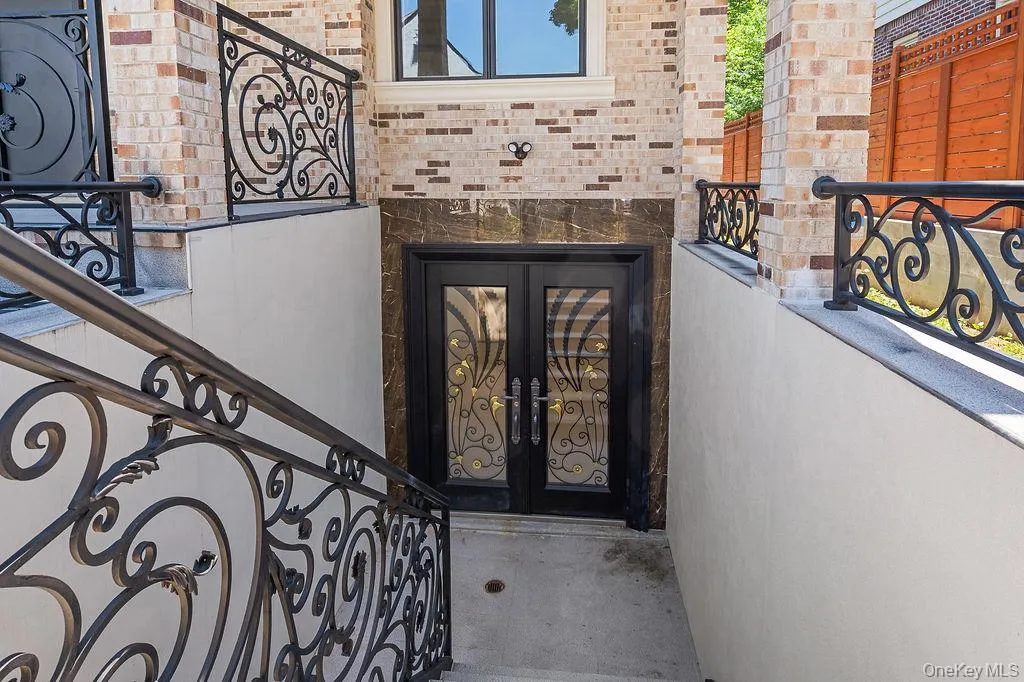 157-51 Rose Avenue, New York, NY, 4 Bedrooms Bedrooms, 7 Rooms Rooms,5 BathroomsBathrooms,Residential,For Rent,Rose,0,1015507 157-51 Rose Avenue, New York, NY, 4 Bedrooms Bedrooms, 7 Rooms Rooms,5 BathroomsBathrooms,Residential,For Rent,Rose,0,1015507