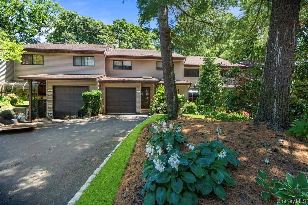 97 Northgate Circle, Huntington, NY, 3 Bedrooms Bedrooms, 6 Rooms Rooms,3 BathroomsBathrooms,Residential,For Rent,Northgate,0,KEY1015512 97 Northgate Circle, Huntington, NY, 3 Bedrooms Bedrooms, 6 Rooms Rooms,3 BathroomsBathrooms,Residential,For Rent,Northgate,0,KEY1015512
