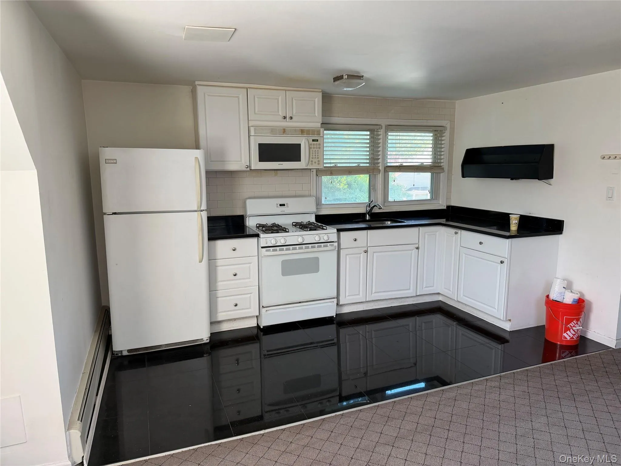 260 Toronto Avenue, Oyster Bay, NY, 1 Bedroom Bedrooms, 4 Rooms Rooms,1 BathroomBathrooms,Residential Lease,For Rent,Toronto,0,1015519 260 Toronto Avenue, Oyster Bay, NY, 1 Bedroom Bedrooms, 4 Rooms Rooms,1 BathroomBathrooms,Residential Lease,For Rent,Toronto,0,1015519