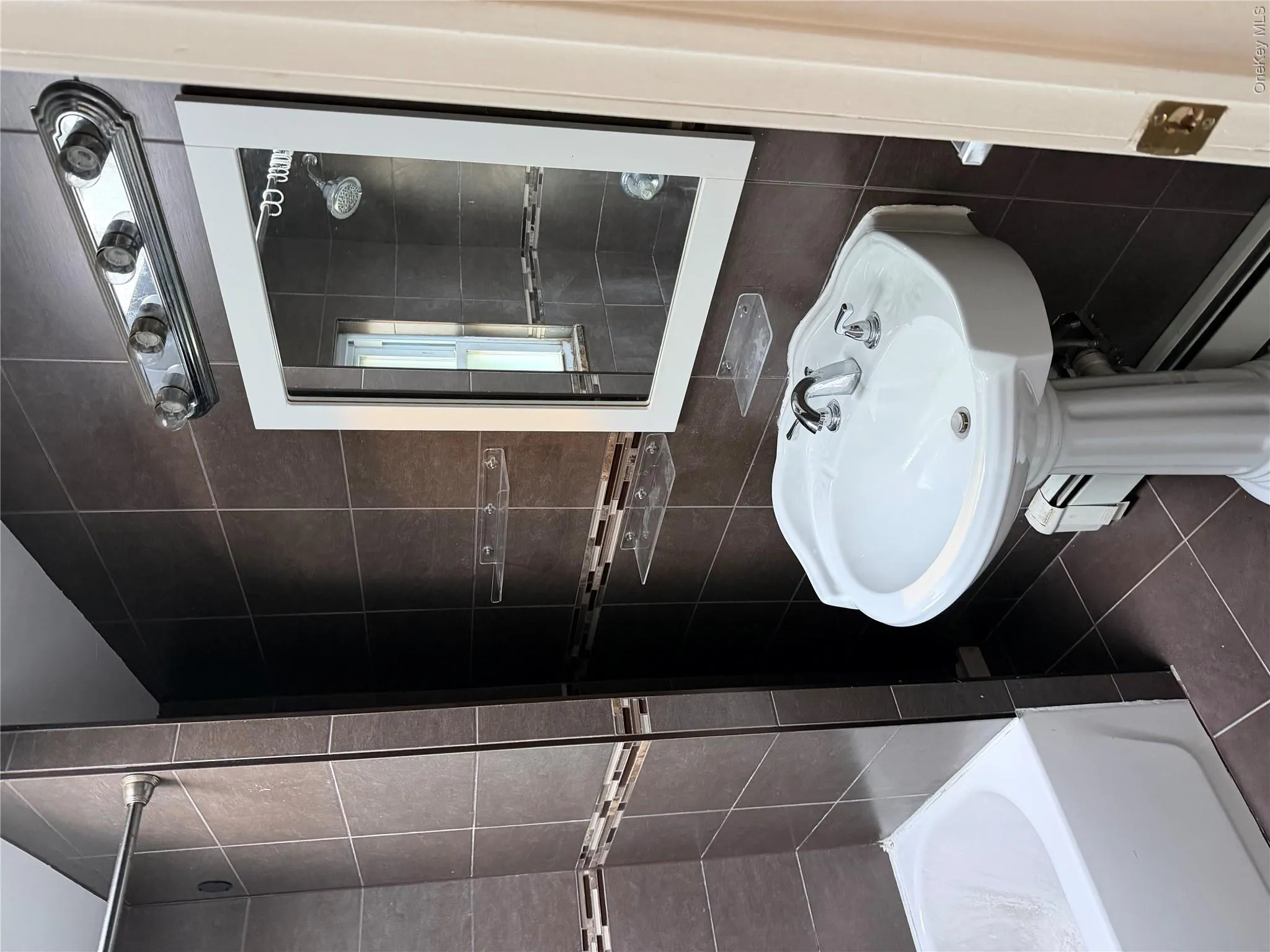 260 Toronto Avenue, Oyster Bay, NY, 1 Bedroom Bedrooms, 4 Rooms Rooms,1 BathroomBathrooms,Residential Lease,For Rent,Toronto,0,1015519 260 Toronto Avenue, Oyster Bay, NY, 1 Bedroom Bedrooms, 4 Rooms Rooms,1 BathroomBathrooms,Residential Lease,For Rent,Toronto,0,1015519