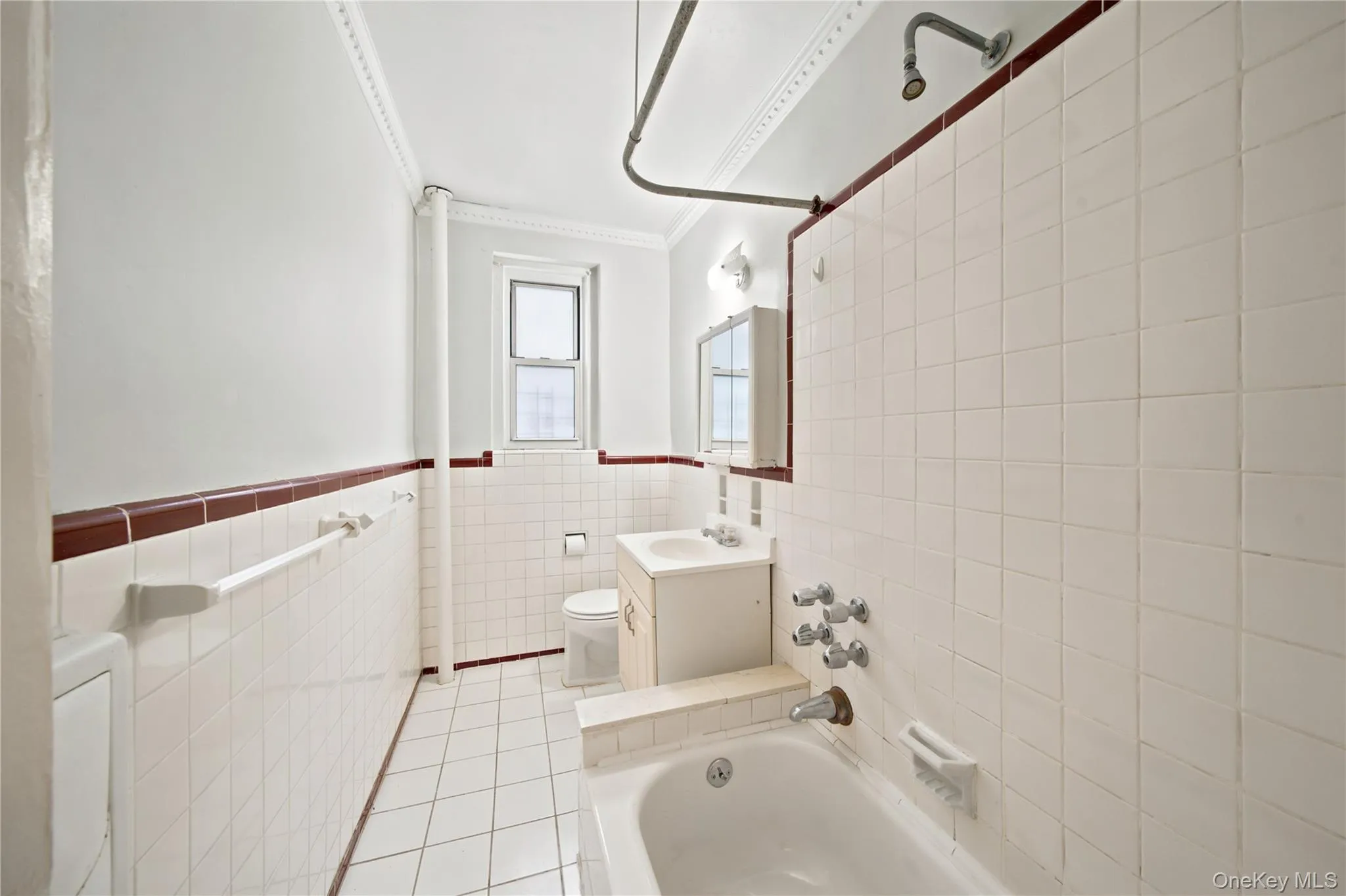 65-74 Saunders Street, New York, NY, 3 Rooms Rooms,1 BathroomBathrooms,Residential,For Rent,Saunders,0,1015521 65-74 Saunders Street, New York, NY, 3 Rooms Rooms,1 BathroomBathrooms,Residential,For Rent,Saunders,0,1015521