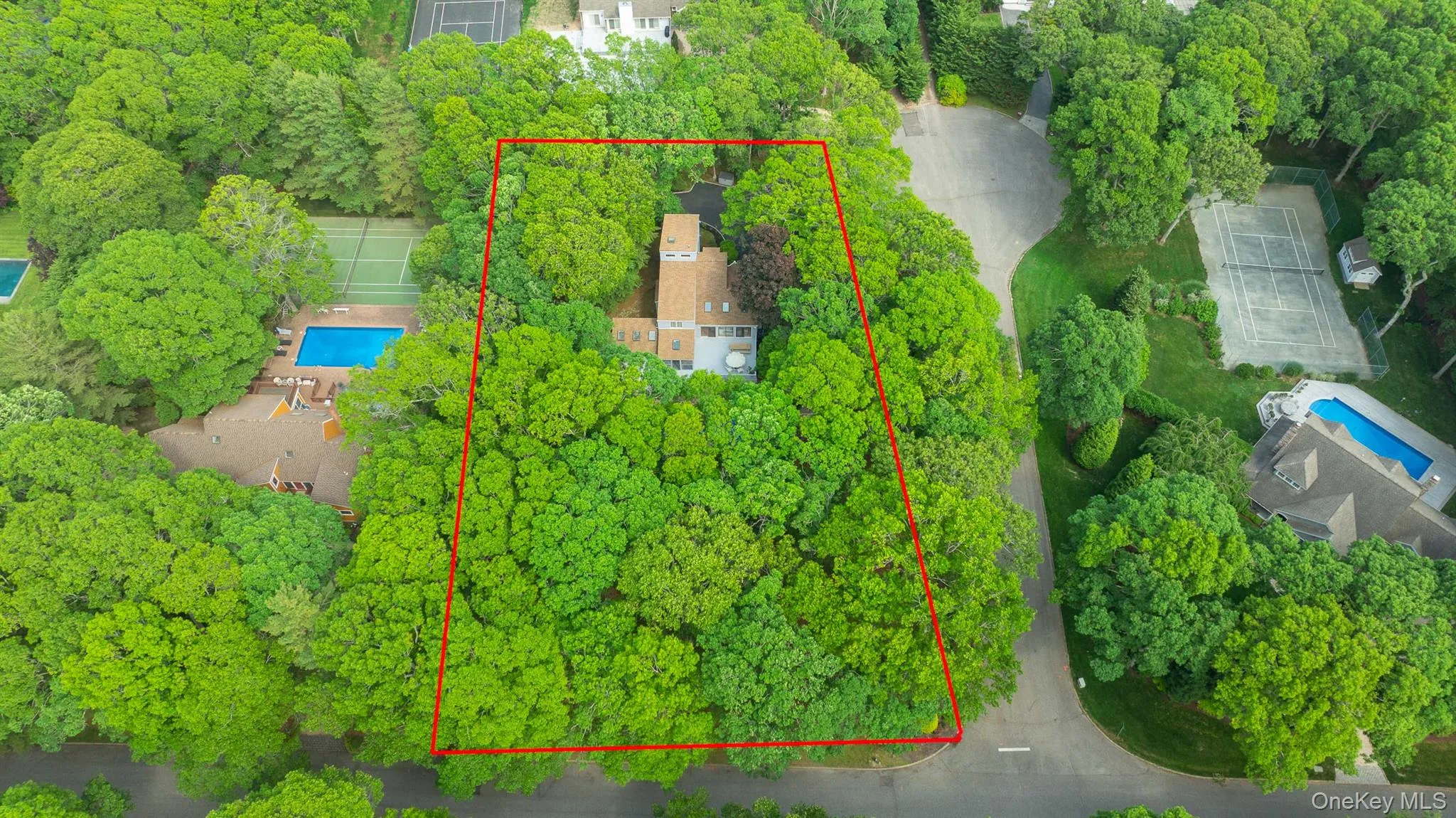 2 Strathmore Court, Southampton, NY, 3 Bedrooms Bedrooms, 8 Rooms Rooms,4 BathroomsBathrooms,Residential,For Rent,Strathmore,0,1015525 2 Strathmore Court, Southampton, NY, 3 Bedrooms Bedrooms, 8 Rooms Rooms,4 BathroomsBathrooms,Residential,For Rent,Strathmore,0,1015525