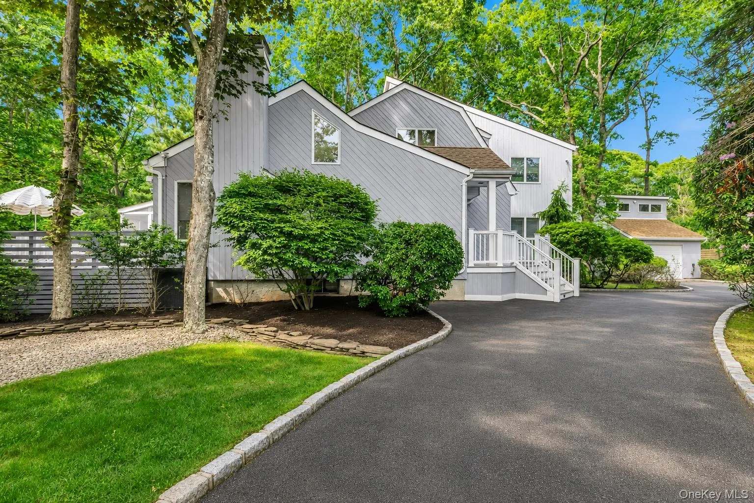 2 Strathmore Court, Southampton, NY, 3 Bedrooms Bedrooms, 8 Rooms Rooms,4 BathroomsBathrooms,Residential,For Rent,Strathmore,0,1015525 2 Strathmore Court, Southampton, NY, 3 Bedrooms Bedrooms, 8 Rooms Rooms,4 BathroomsBathrooms,Residential,For Rent,Strathmore,0,1015525
