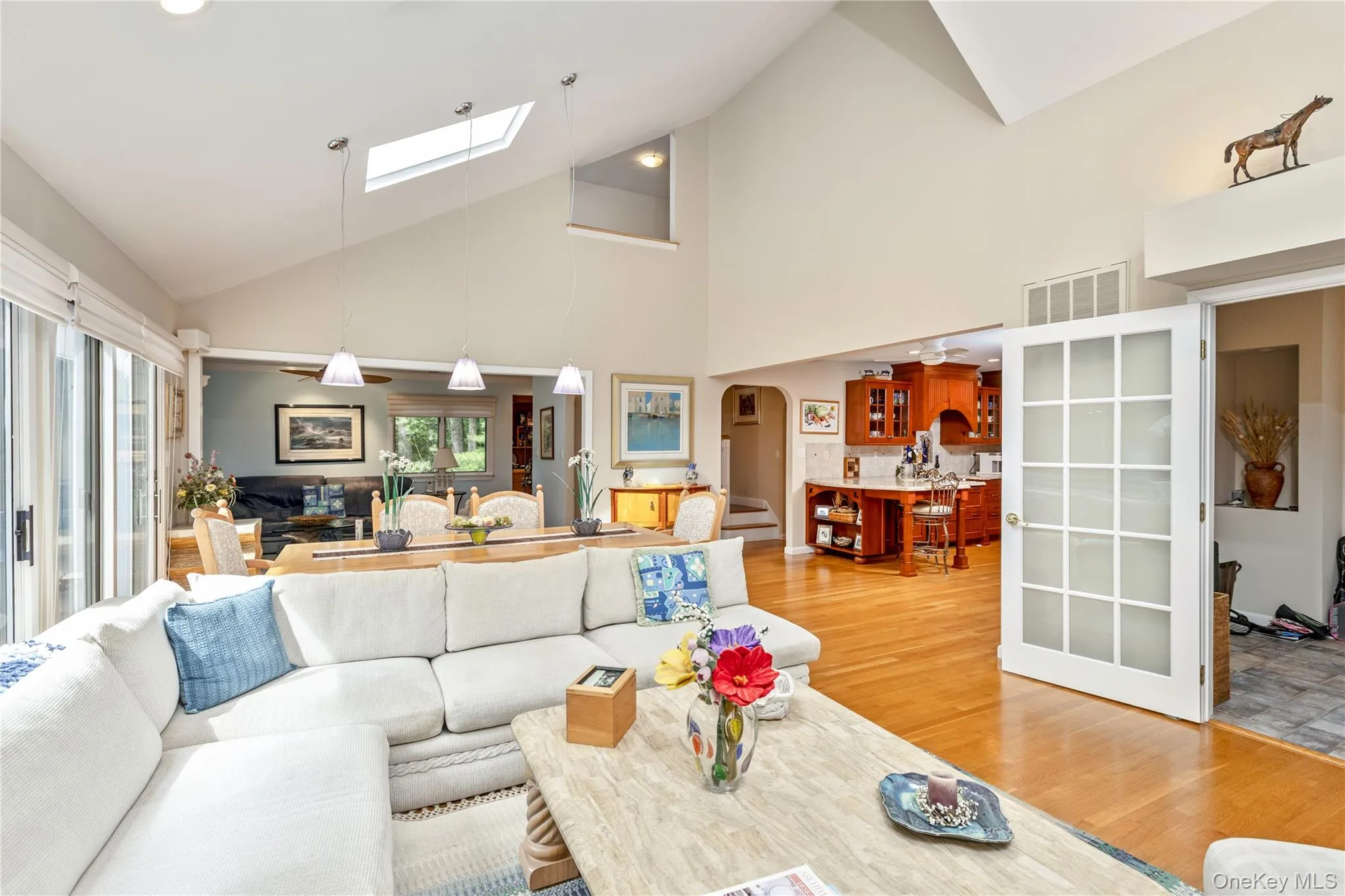 2 Strathmore Court, Southampton, NY, 3 Bedrooms Bedrooms, 8 Rooms Rooms,4 BathroomsBathrooms,Residential,For Rent,Strathmore,0,1015525 2 Strathmore Court, Southampton, NY, 3 Bedrooms Bedrooms, 8 Rooms Rooms,4 BathroomsBathrooms,Residential,For Rent,Strathmore,0,1015525