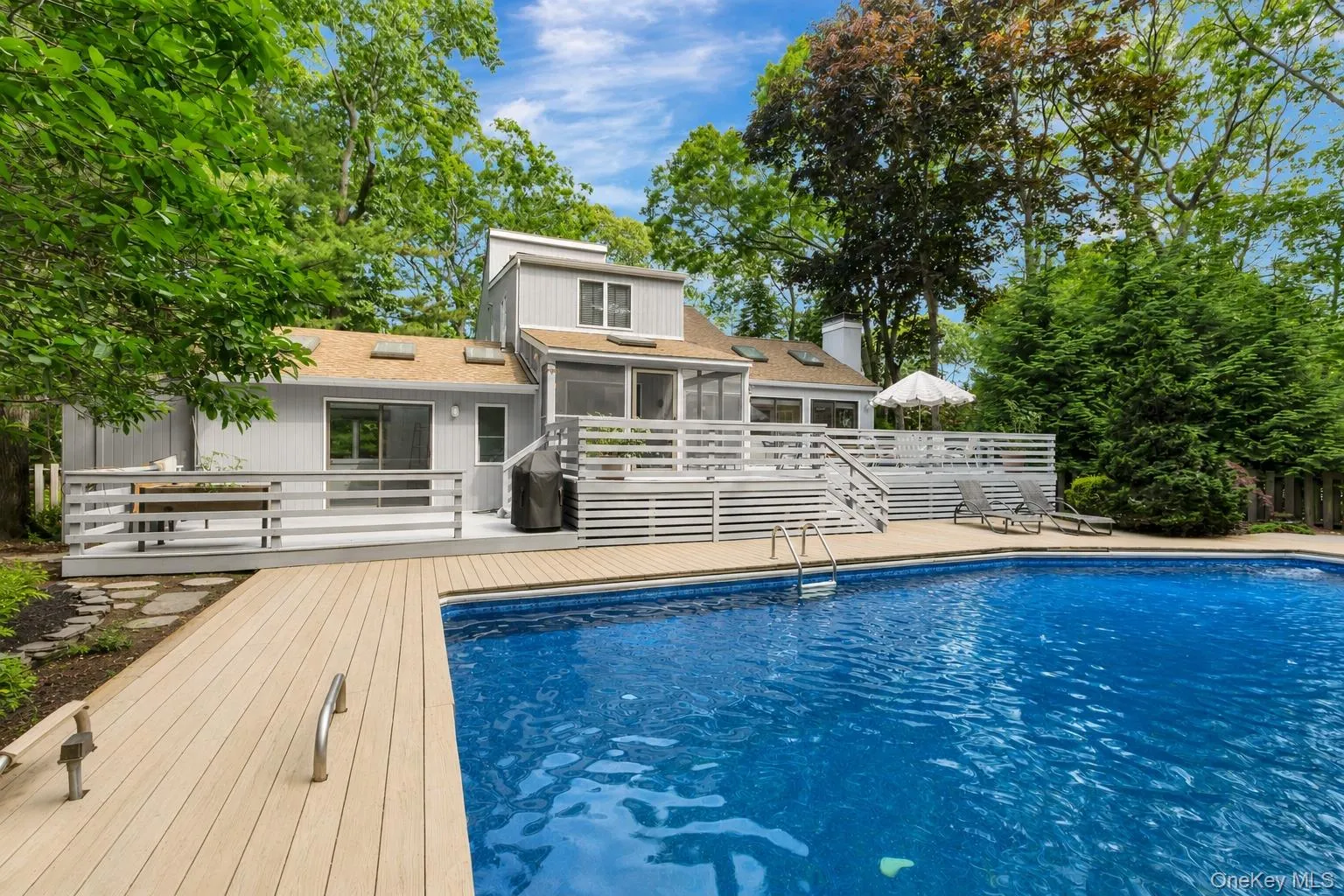 2 Strathmore Court, Southampton, NY, 3 Bedrooms Bedrooms, 8 Rooms Rooms,4 BathroomsBathrooms,Residential,For Rent,Strathmore,0,1015525 2 Strathmore Court, Southampton, NY, 3 Bedrooms Bedrooms, 8 Rooms Rooms,4 BathroomsBathrooms,Residential,For Rent,Strathmore,0,1015525