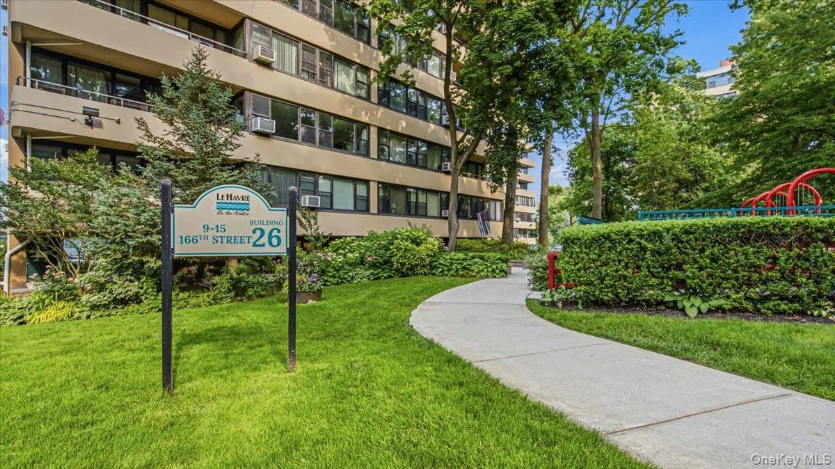 9-15 166th Street, New York, NY, 2 Bedrooms Bedrooms, 5 Rooms Rooms,1 BathroomBathrooms,Residential,For Rent,166th,0,1015530 9-15 166th Street, New York, NY, 2 Bedrooms Bedrooms, 5 Rooms Rooms,1 BathroomBathrooms,Residential,For Rent,166th,0,1015530