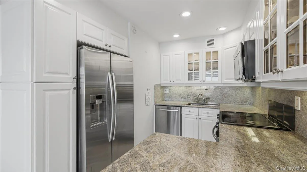 9-15 166th Street, New York, NY, 2 Bedrooms Bedrooms, 5 Rooms Rooms,1 BathroomBathrooms,Residential,For Rent,166th,0,1015530 9-15 166th Street, New York, NY, 2 Bedrooms Bedrooms, 5 Rooms Rooms,1 BathroomBathrooms,Residential,For Rent,166th,0,1015530