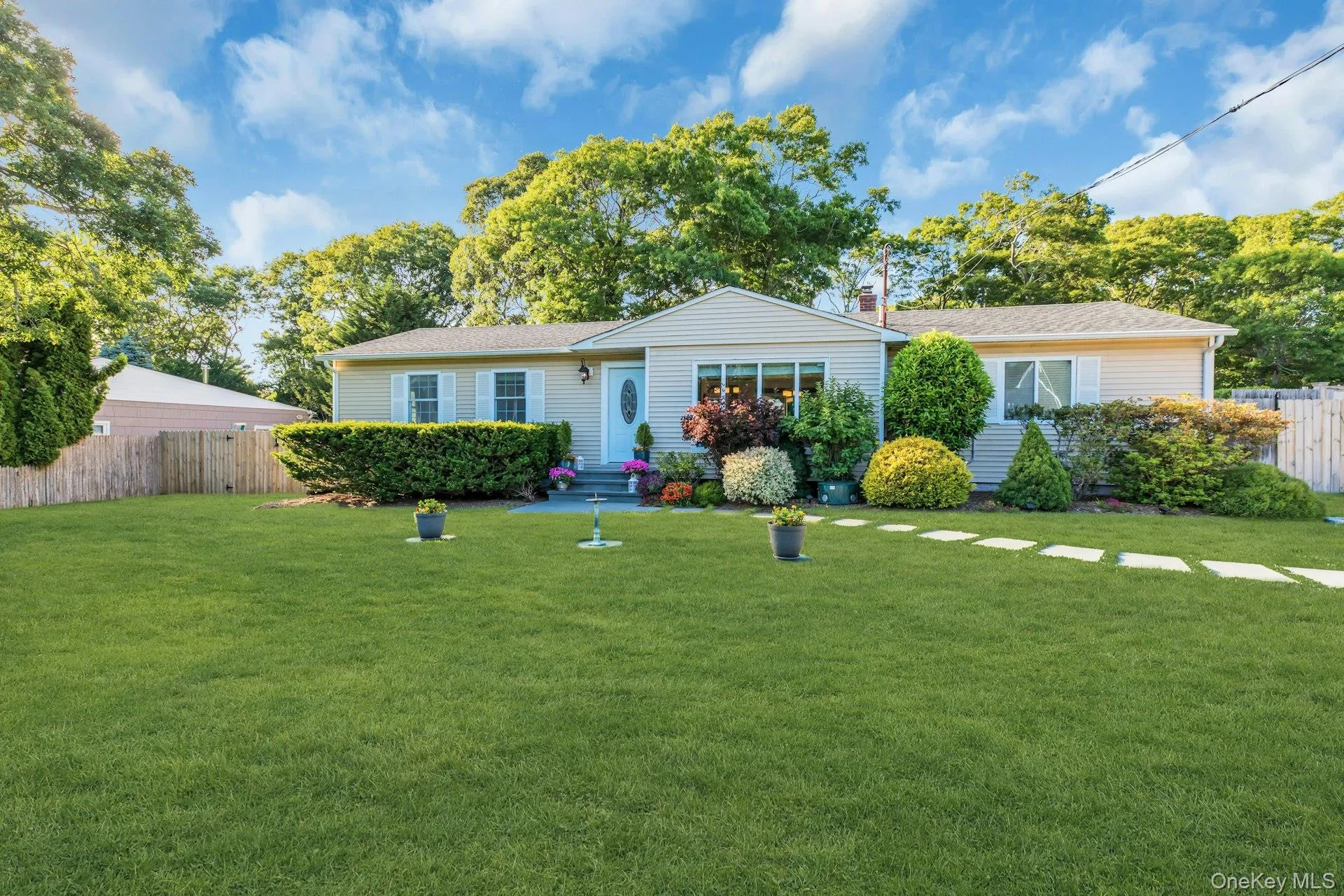 116 Tiana Road, Southampton, NY, 4 Bedrooms Bedrooms, 7 Rooms Rooms,2 BathroomsBathrooms,Residential,For Rent,Tiana,0,1015541 116 Tiana Road, Southampton, NY, 4 Bedrooms Bedrooms, 7 Rooms Rooms,2 BathroomsBathrooms,Residential,For Rent,Tiana,0,1015541
