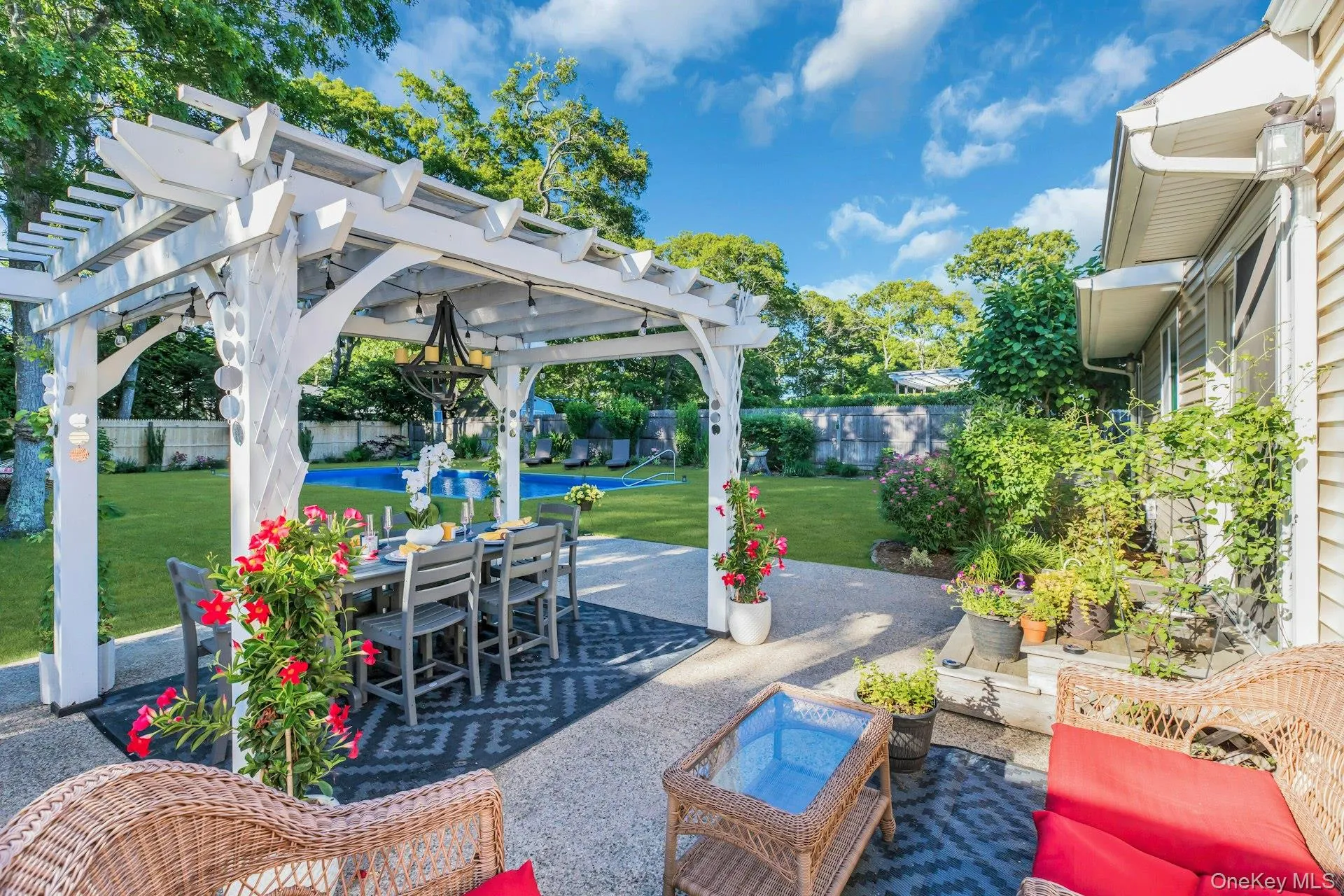 116 Tiana Road, Southampton, NY, 4 Bedrooms Bedrooms, 7 Rooms Rooms,2 BathroomsBathrooms,Residential,For Rent,Tiana,0,1015541 116 Tiana Road, Southampton, NY, 4 Bedrooms Bedrooms, 7 Rooms Rooms,2 BathroomsBathrooms,Residential,For Rent,Tiana,0,1015541