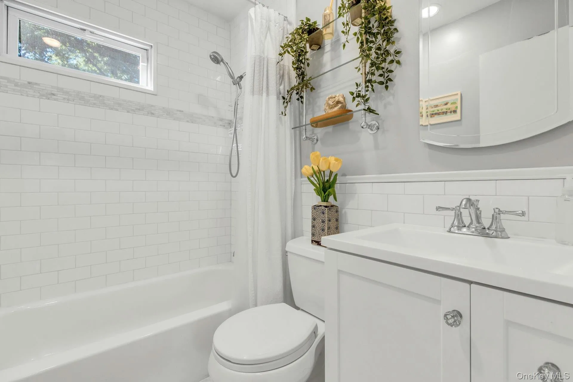 116 Tiana Road, Southampton, NY, 4 Bedrooms Bedrooms, 7 Rooms Rooms,2 BathroomsBathrooms,Residential,For Rent,Tiana,0,1015541 116 Tiana Road, Southampton, NY, 4 Bedrooms Bedrooms, 7 Rooms Rooms,2 BathroomsBathrooms,Residential,For Rent,Tiana,0,1015541