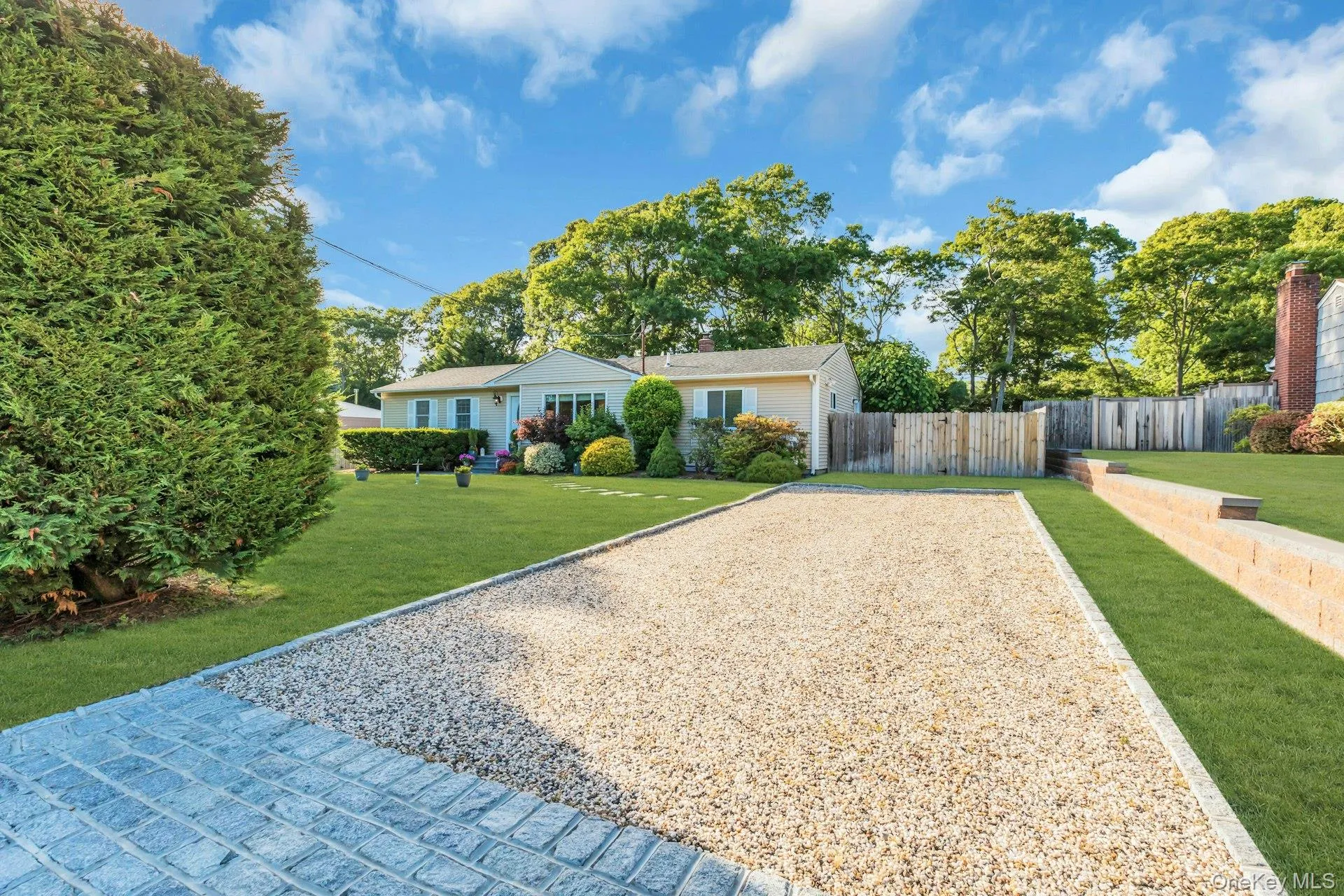 116 Tiana Road, Southampton, NY, 4 Bedrooms Bedrooms, 7 Rooms Rooms,2 BathroomsBathrooms,Residential,For Rent,Tiana,0,1015541 116 Tiana Road, Southampton, NY, 4 Bedrooms Bedrooms, 7 Rooms Rooms,2 BathroomsBathrooms,Residential,For Rent,Tiana,0,1015541