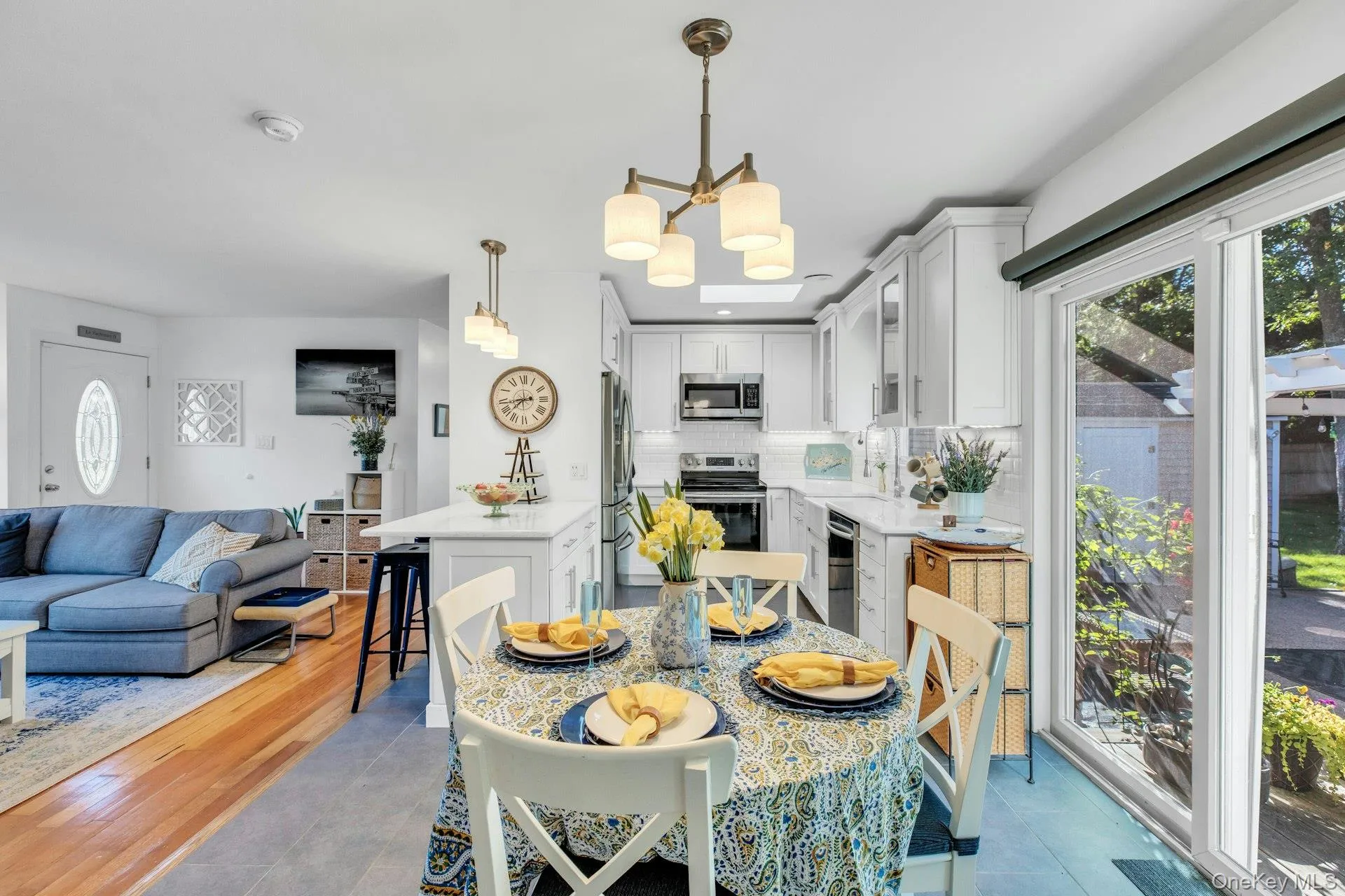 116 Tiana Road, Southampton, NY, 4 Bedrooms Bedrooms, 7 Rooms Rooms,2 BathroomsBathrooms,Residential,For Rent,Tiana,0,1015541 116 Tiana Road, Southampton, NY, 4 Bedrooms Bedrooms, 7 Rooms Rooms,2 BathroomsBathrooms,Residential,For Rent,Tiana,0,1015541