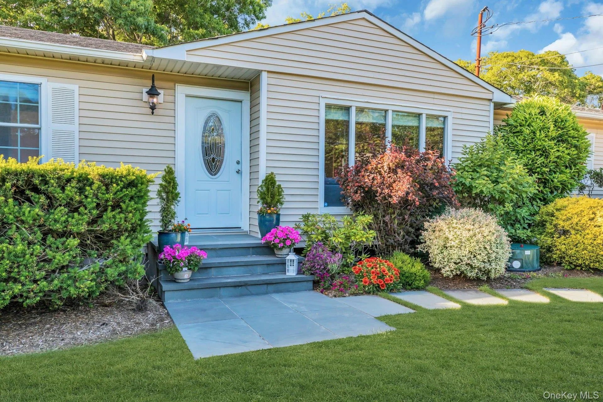 116 Tiana Road, Southampton, NY, 4 Bedrooms Bedrooms, 7 Rooms Rooms,2 BathroomsBathrooms,Residential,For Rent,Tiana,0,1015541 116 Tiana Road, Southampton, NY, 4 Bedrooms Bedrooms, 7 Rooms Rooms,2 BathroomsBathrooms,Residential,For Rent,Tiana,0,1015541