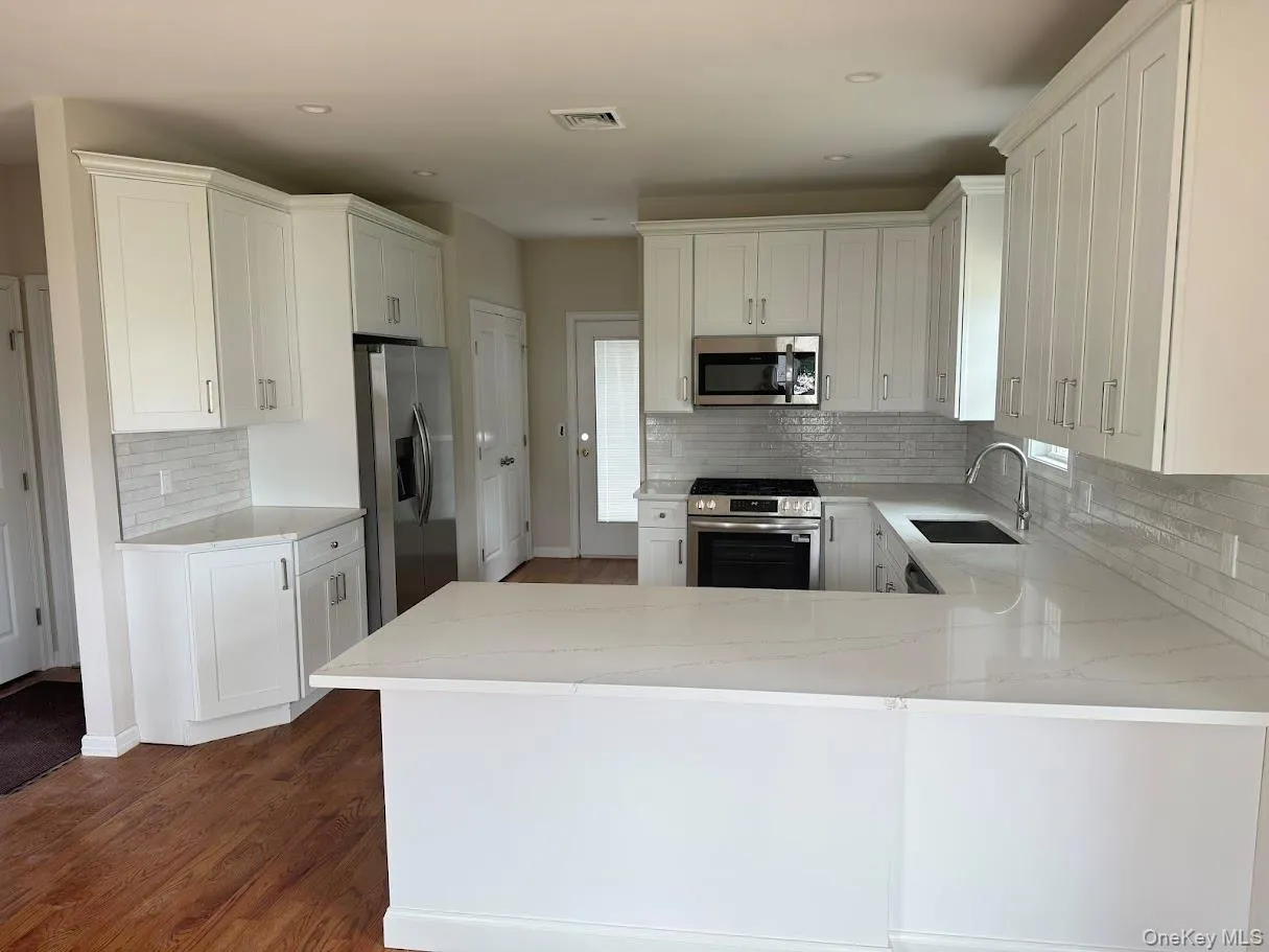 12 Gail Grace Court, Babylon, NY, 4 Bedrooms Bedrooms, 8 Rooms Rooms,2 BathroomsBathrooms,Residential,For Rent,Gail Grace,0,1015543 12 Gail Grace Court, Babylon, NY, 4 Bedrooms Bedrooms, 8 Rooms Rooms,2 BathroomsBathrooms,Residential,For Rent,Gail Grace,0,1015543