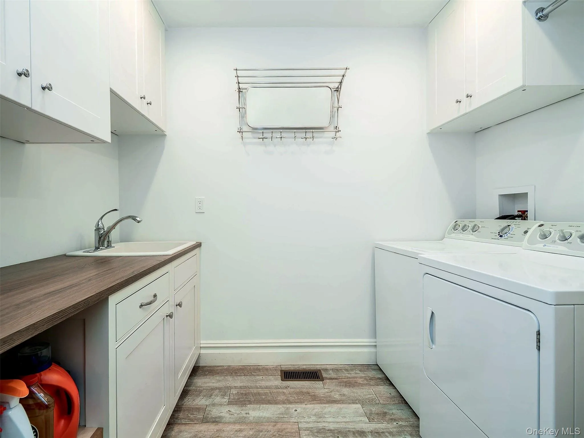 73 Lafayette Avenue, Oyster Bay, NY, 4 Bedrooms Bedrooms, 10 Rooms Rooms,2 BathroomsBathrooms,Residential,For Rent,Lafayette,0,1015549 73 Lafayette Avenue, Oyster Bay, NY, 4 Bedrooms Bedrooms, 10 Rooms Rooms,2 BathroomsBathrooms,Residential,For Rent,Lafayette,0,1015549