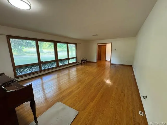 49 Chestnut Lane, Newburgh (town), NY, 4 Bedrooms Bedrooms, 8 Rooms Rooms,2 BathroomsBathrooms,Residential Lease,For Rent,Chestnut,0,1015555 49 Chestnut Lane, Newburgh (town), NY, 4 Bedrooms Bedrooms, 8 Rooms Rooms,2 BathroomsBathrooms,Residential Lease,For Rent,Chestnut,0,1015555