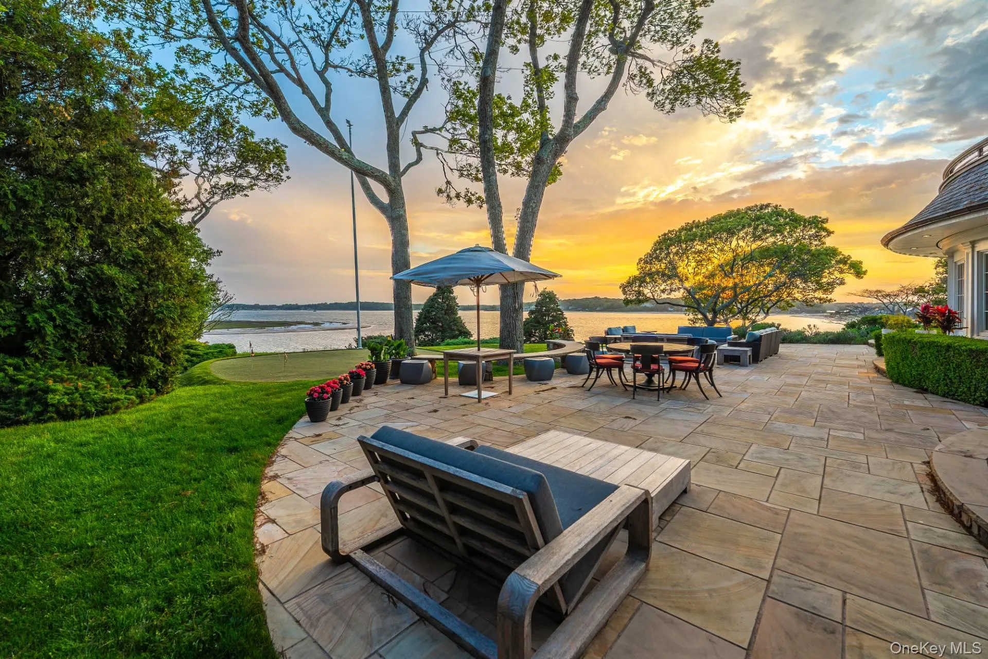 Extraordinary Sunsets by Putting Green Extraordinary Sunsets by Putting Green