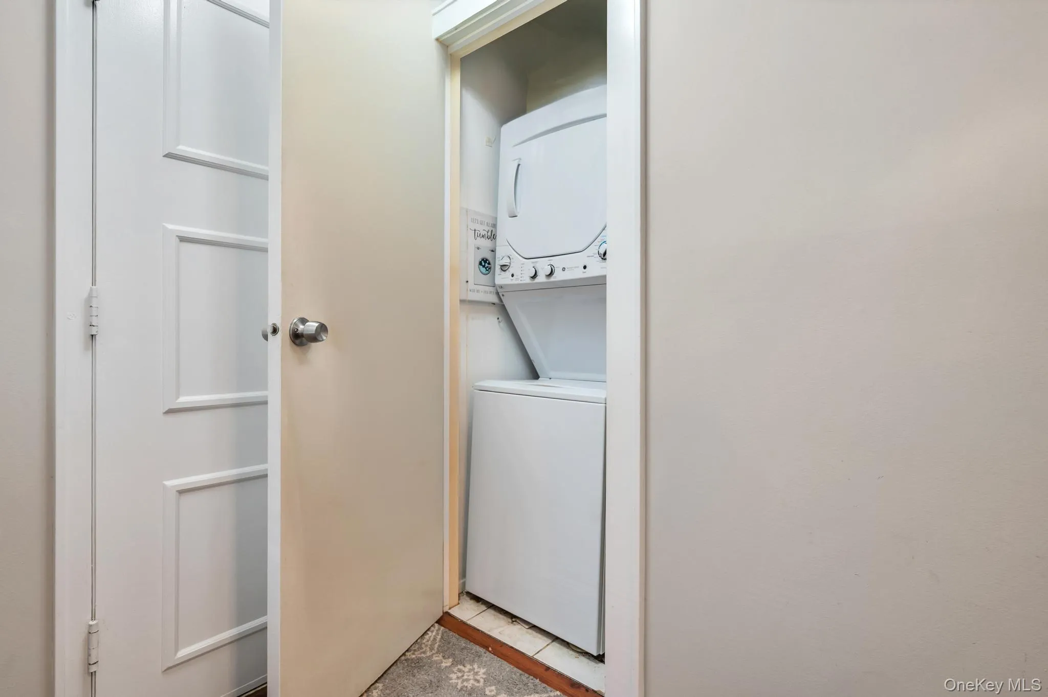 118 Midland Pond Court, Brookhaven, NY, 2 Bedrooms Bedrooms, 5 Rooms Rooms,2 BathroomsBathrooms,Residential,For Rent,Midland Pond,0,1015561 118 Midland Pond Court, Brookhaven, NY, 2 Bedrooms Bedrooms, 5 Rooms Rooms,2 BathroomsBathrooms,Residential,For Rent,Midland Pond,0,1015561