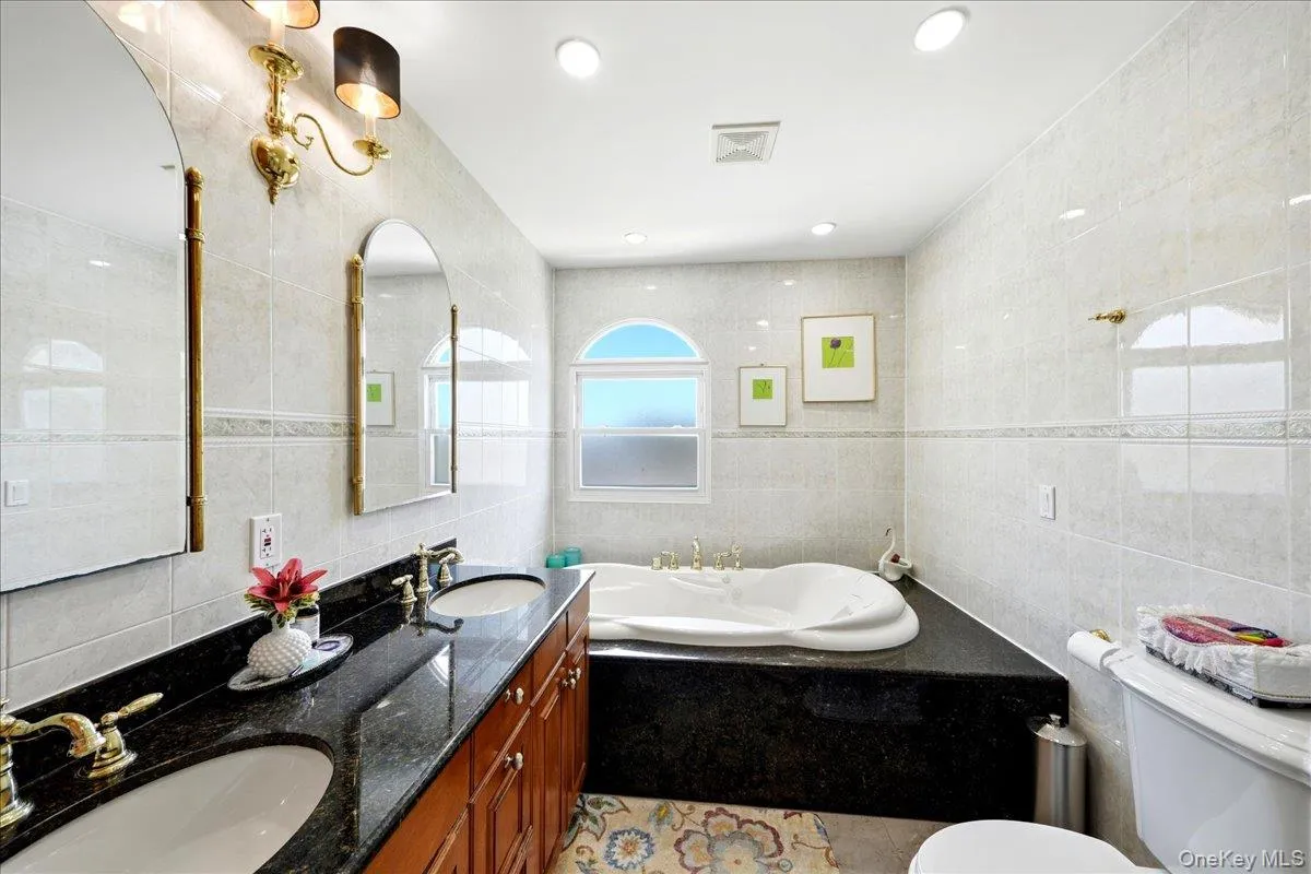 3284 Giegerich Place, New York, NY, 3 Bedrooms Bedrooms, 7 Rooms Rooms,2 BathroomsBathrooms,Residential,For Rent,Giegerich,0,1015562 3284 Giegerich Place, New York, NY, 3 Bedrooms Bedrooms, 7 Rooms Rooms,2 BathroomsBathrooms,Residential,For Rent,Giegerich,0,1015562