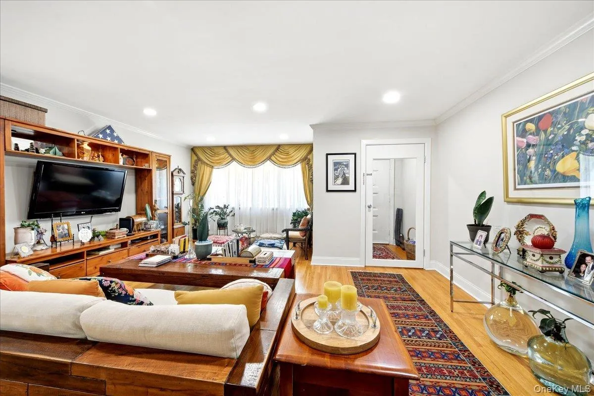 3284 Giegerich Place, New York, NY, 3 Bedrooms Bedrooms, 7 Rooms Rooms,2 BathroomsBathrooms,Residential,For Rent,Giegerich,0,1015562 3284 Giegerich Place, New York, NY, 3 Bedrooms Bedrooms, 7 Rooms Rooms,2 BathroomsBathrooms,Residential,For Rent,Giegerich,0,1015562