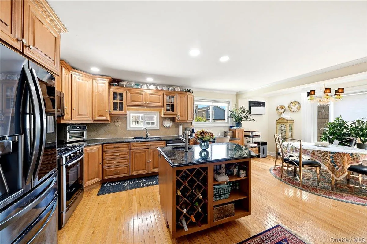 3284 Giegerich Place, New York, NY, 3 Bedrooms Bedrooms, 7 Rooms Rooms,2 BathroomsBathrooms,Residential,For Rent,Giegerich,0,1015562 3284 Giegerich Place, New York, NY, 3 Bedrooms Bedrooms, 7 Rooms Rooms,2 BathroomsBathrooms,Residential,For Rent,Giegerich,0,1015562