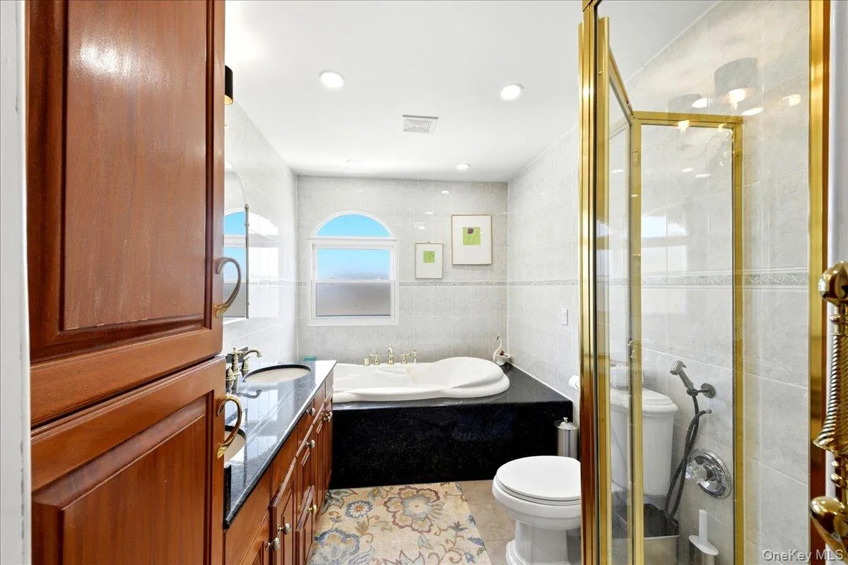 3284 Giegerich Place, New York, NY, 3 Bedrooms Bedrooms, 7 Rooms Rooms,2 BathroomsBathrooms,Residential,For Rent,Giegerich,0,1015562 3284 Giegerich Place, New York, NY, 3 Bedrooms Bedrooms, 7 Rooms Rooms,2 BathroomsBathrooms,Residential,For Rent,Giegerich,0,1015562