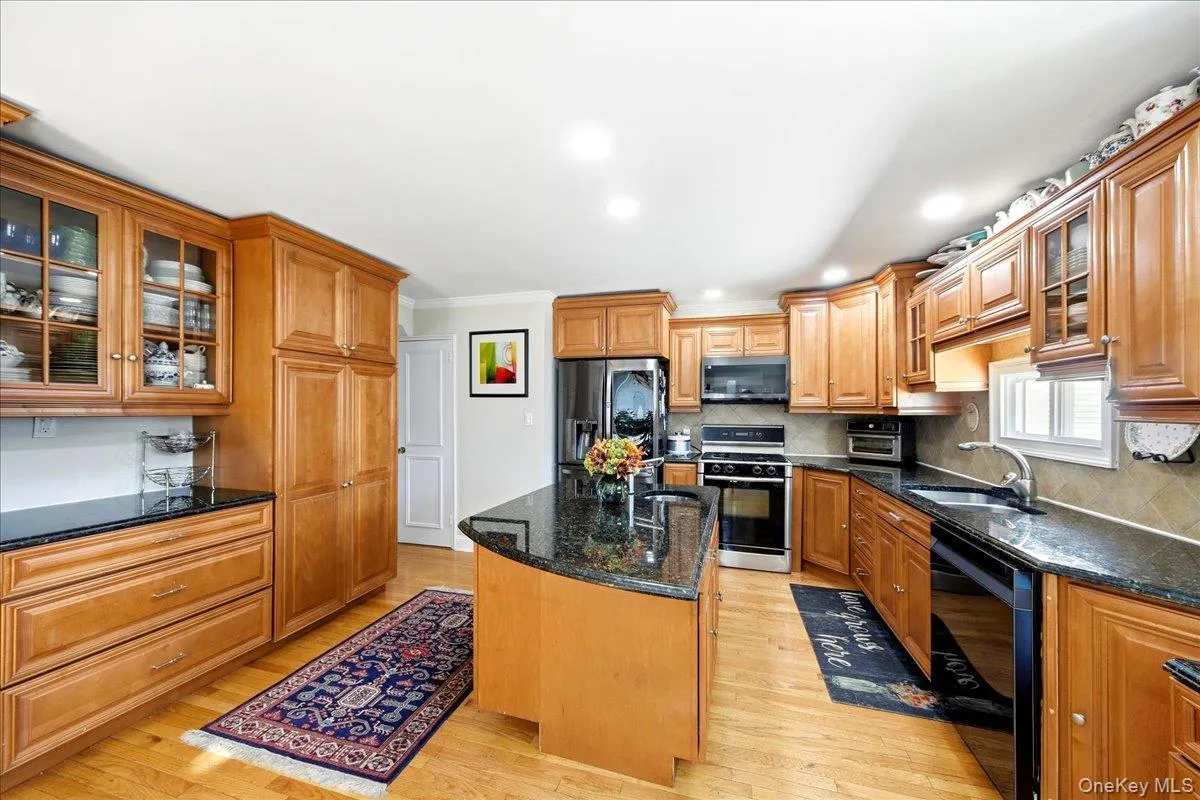 3284 Giegerich Place, New York, NY, 3 Bedrooms Bedrooms, 7 Rooms Rooms,2 BathroomsBathrooms,Residential,For Rent,Giegerich,0,1015562 3284 Giegerich Place, New York, NY, 3 Bedrooms Bedrooms, 7 Rooms Rooms,2 BathroomsBathrooms,Residential,For Rent,Giegerich,0,1015562