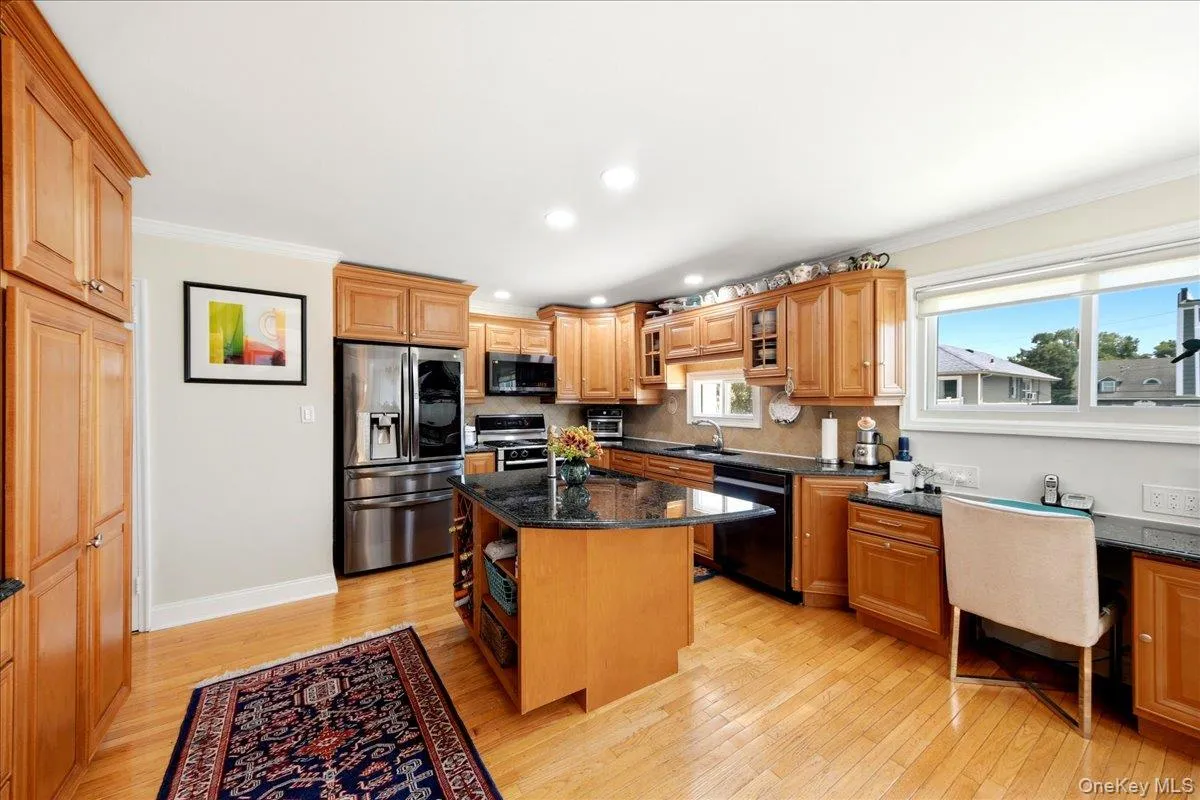 3284 Giegerich Place, New York, NY, 3 Bedrooms Bedrooms, 7 Rooms Rooms,2 BathroomsBathrooms,Residential,For Rent,Giegerich,0,1015562 3284 Giegerich Place, New York, NY, 3 Bedrooms Bedrooms, 7 Rooms Rooms,2 BathroomsBathrooms,Residential,For Rent,Giegerich,0,1015562