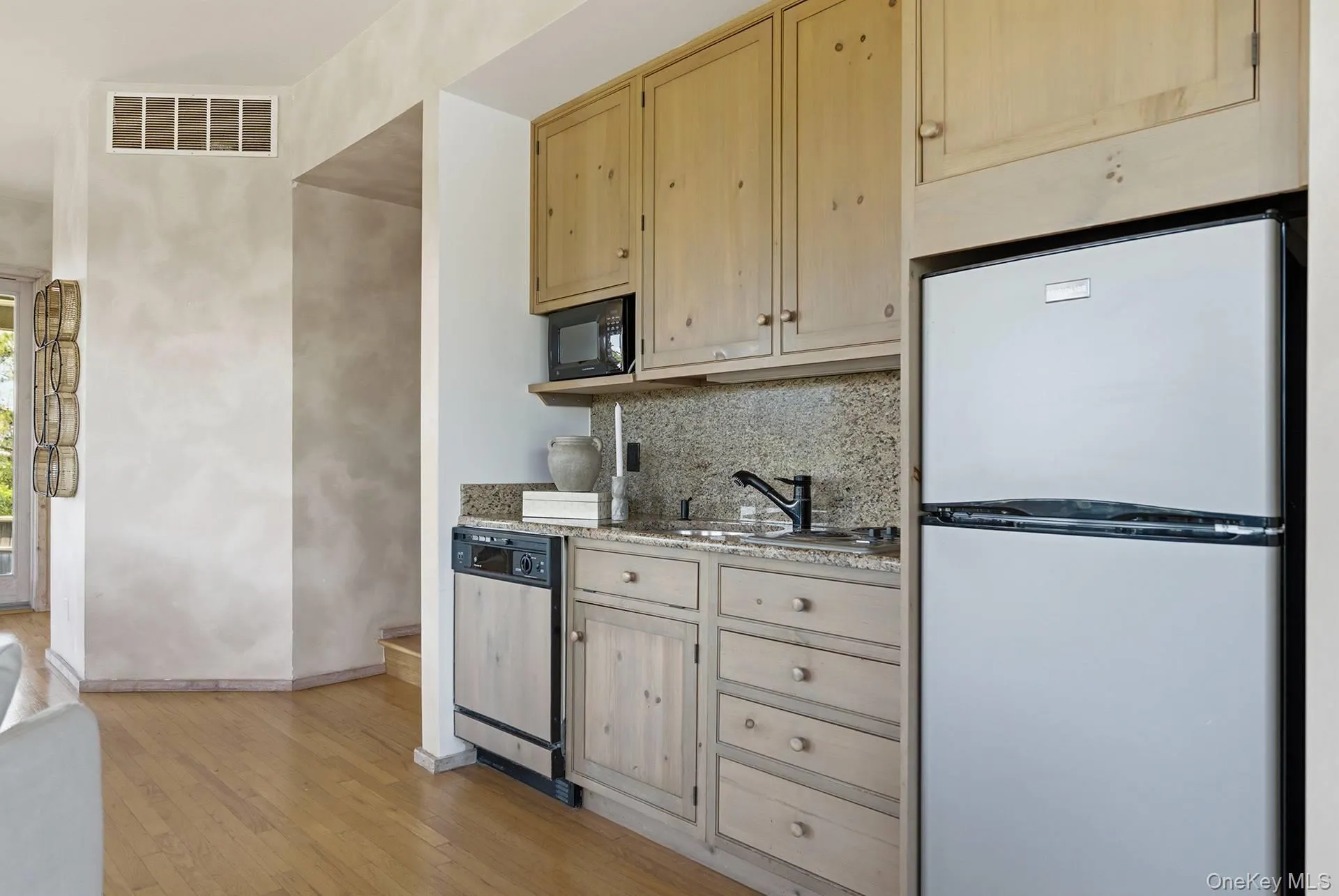 137 Sandune Court, Southampton, NY, 5 Bedrooms Bedrooms, 19 Rooms Rooms,6 BathroomsBathrooms,Residential,For Rent,Sandune,0,KEY1015563 137 Sandune Court, Southampton, NY, 5 Bedrooms Bedrooms, 19 Rooms Rooms,6 BathroomsBathrooms,Residential,For Rent,Sandune,0,KEY1015563