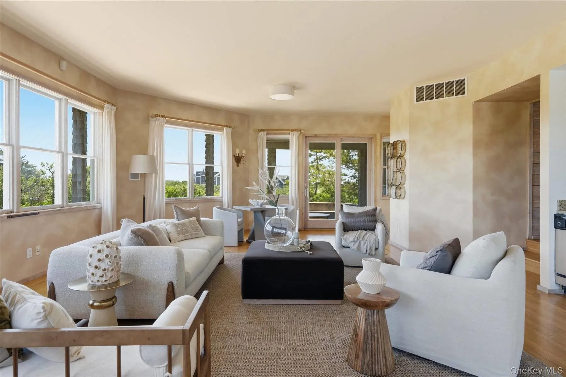 137 Sandune Court, Southampton, NY, 5 Bedrooms Bedrooms, 19 Rooms Rooms,6 BathroomsBathrooms,Residential,For Rent,Sandune,0,1015563 137 Sandune Court, Southampton, NY, 5 Bedrooms Bedrooms, 19 Rooms Rooms,6 BathroomsBathrooms,Residential,For Rent,Sandune,0,1015563