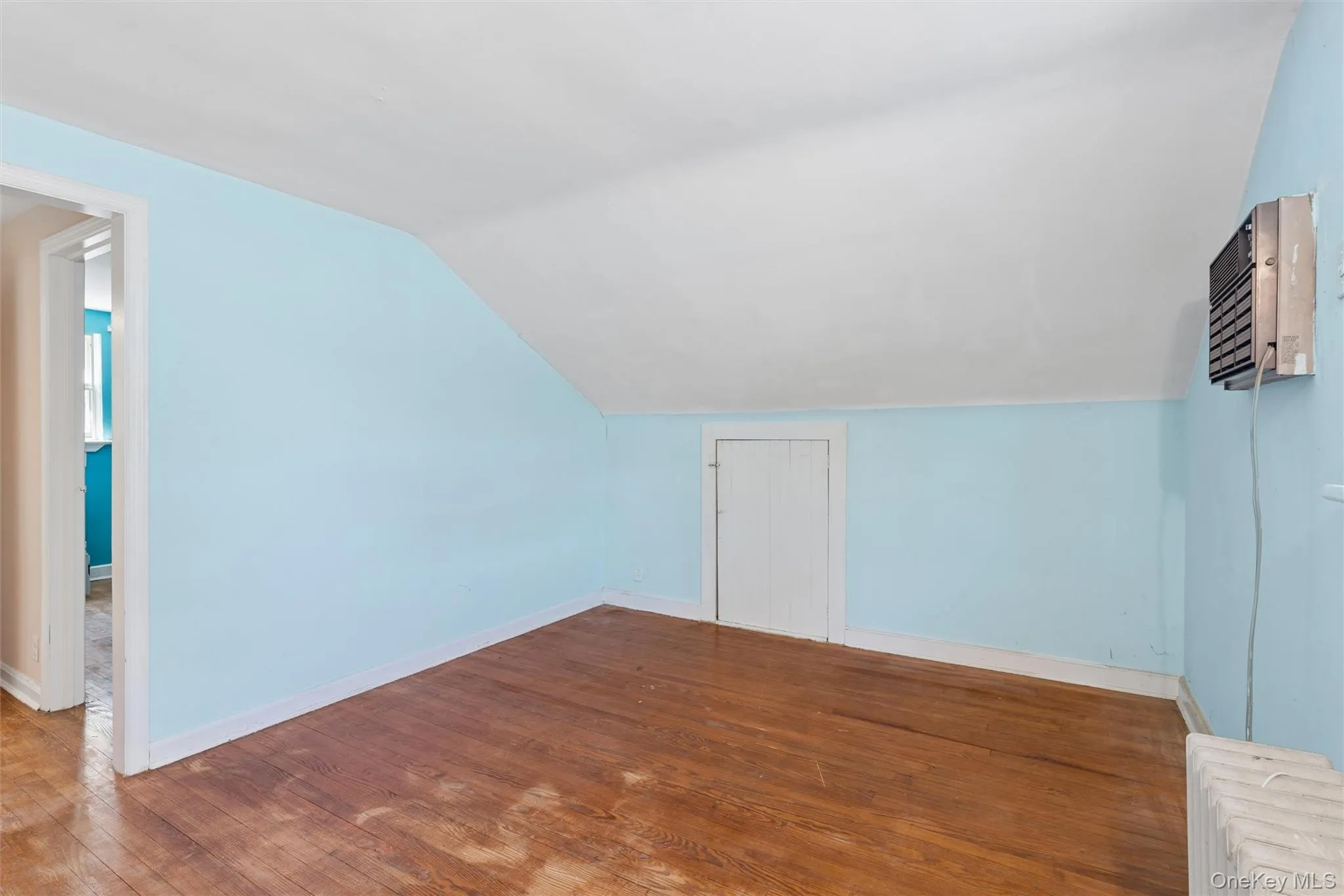 3817 208th Street, New York, NY, 3 Bedrooms Bedrooms, 9 Rooms Rooms,2 BathroomsBathrooms,Residential,For Rent,208th,0,KEY1015569 3817 208th Street, New York, NY, 3 Bedrooms Bedrooms, 9 Rooms Rooms,2 BathroomsBathrooms,Residential,For Rent,208th,0,KEY1015569