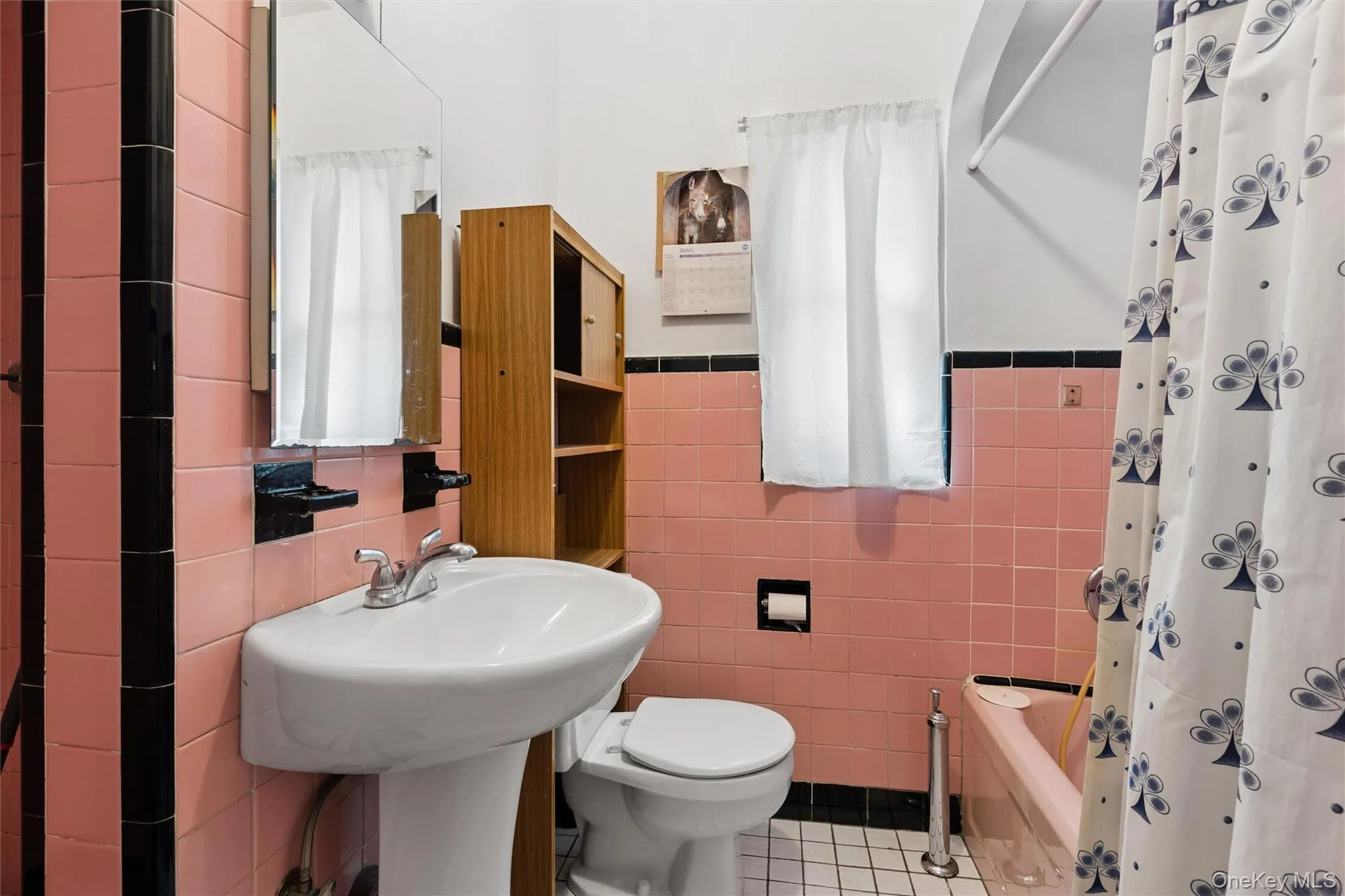 3817 208th Street, New York, NY, 3 Bedrooms Bedrooms, 9 Rooms Rooms,2 BathroomsBathrooms,Residential,For Rent,208th,0,KEY1015569 3817 208th Street, New York, NY, 3 Bedrooms Bedrooms, 9 Rooms Rooms,2 BathroomsBathrooms,Residential,For Rent,208th,0,KEY1015569
