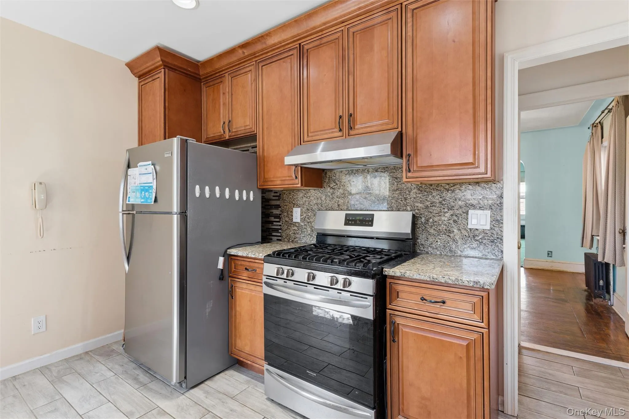 3817 208th Street, New York, NY, 3 Bedrooms Bedrooms, 9 Rooms Rooms,2 BathroomsBathrooms,Residential,For Rent,208th,0,KEY1015569 3817 208th Street, New York, NY, 3 Bedrooms Bedrooms, 9 Rooms Rooms,2 BathroomsBathrooms,Residential,For Rent,208th,0,KEY1015569