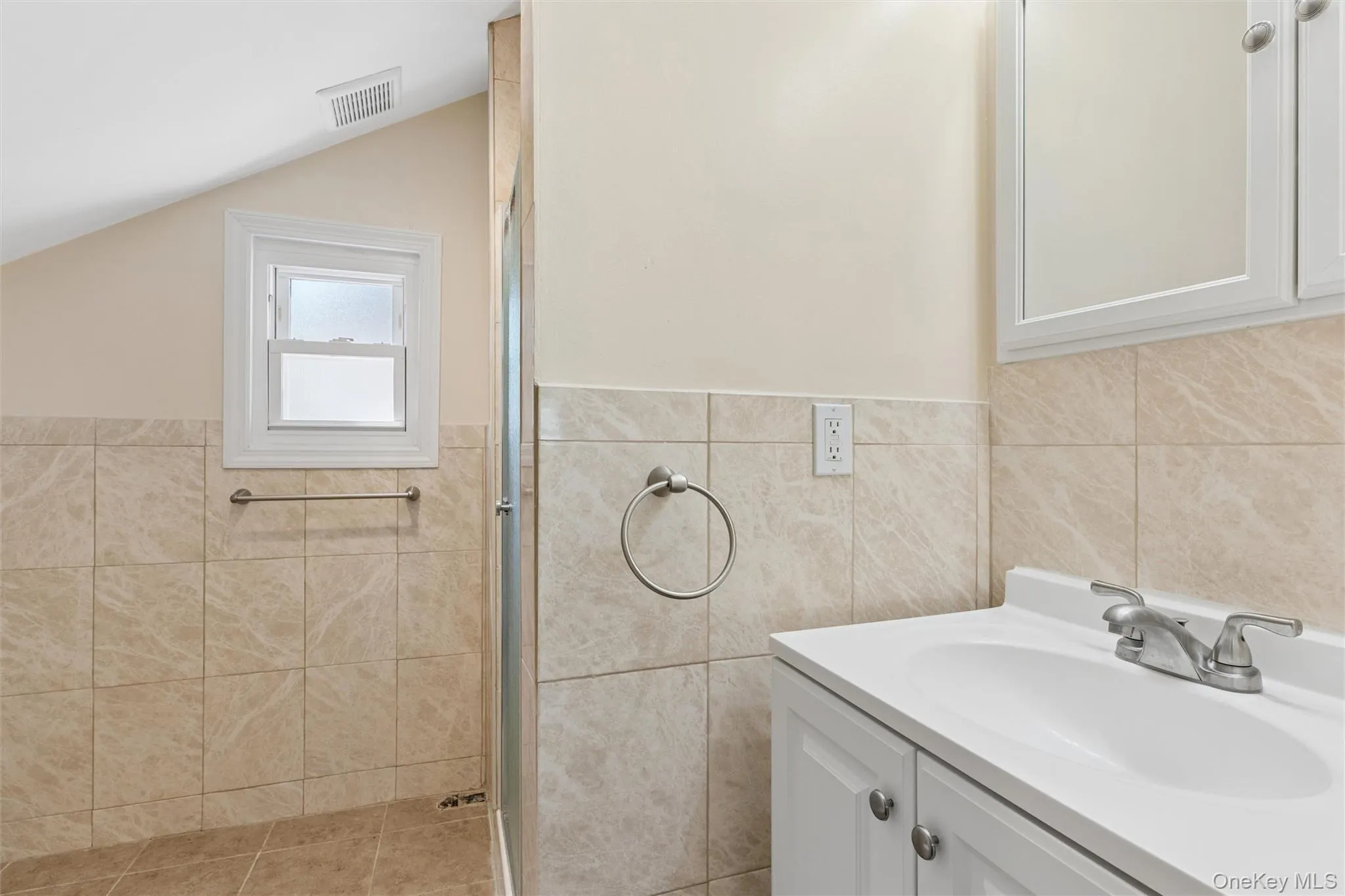 3817 208th Street, New York, NY, 3 Bedrooms Bedrooms, 9 Rooms Rooms,2 BathroomsBathrooms,Residential,For Rent,208th,0,KEY1015569 3817 208th Street, New York, NY, 3 Bedrooms Bedrooms, 9 Rooms Rooms,2 BathroomsBathrooms,Residential,For Rent,208th,0,KEY1015569