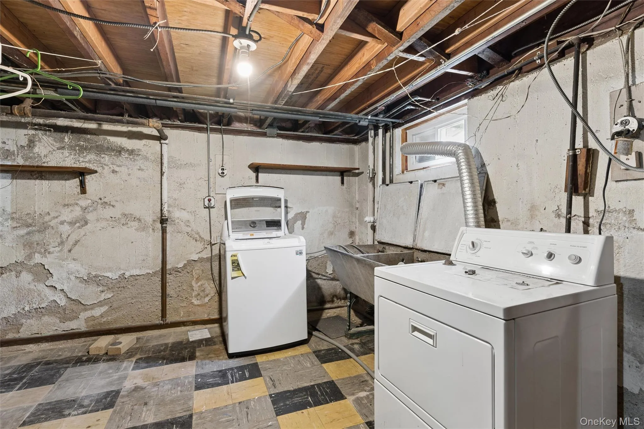 3817 208th Street, New York, NY, 3 Bedrooms Bedrooms, 9 Rooms Rooms,2 BathroomsBathrooms,Residential,For Rent,208th,0,KEY1015569 3817 208th Street, New York, NY, 3 Bedrooms Bedrooms, 9 Rooms Rooms,2 BathroomsBathrooms,Residential,For Rent,208th,0,KEY1015569