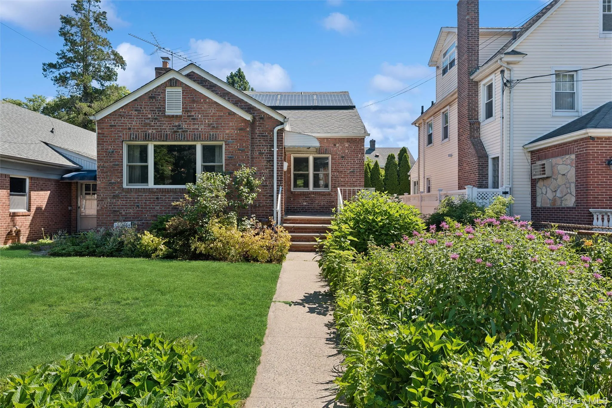 3817 208th Street, New York, NY, 3 Bedrooms Bedrooms, 9 Rooms Rooms,2 BathroomsBathrooms,Residential,For Rent,208th,0,KEY1015569 3817 208th Street, New York, NY, 3 Bedrooms Bedrooms, 9 Rooms Rooms,2 BathroomsBathrooms,Residential,For Rent,208th,0,KEY1015569