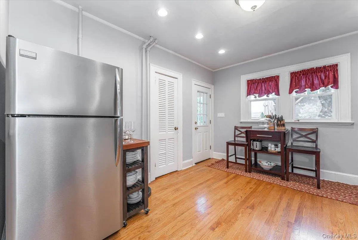 77 Hiawatha Drive, Islip, NY, 3 Bedrooms Bedrooms, 6 Rooms Rooms,1 BathroomBathrooms,Residential,For Rent,Hiawatha,0,1015579 77 Hiawatha Drive, Islip, NY, 3 Bedrooms Bedrooms, 6 Rooms Rooms,1 BathroomBathrooms,Residential,For Rent,Hiawatha,0,1015579