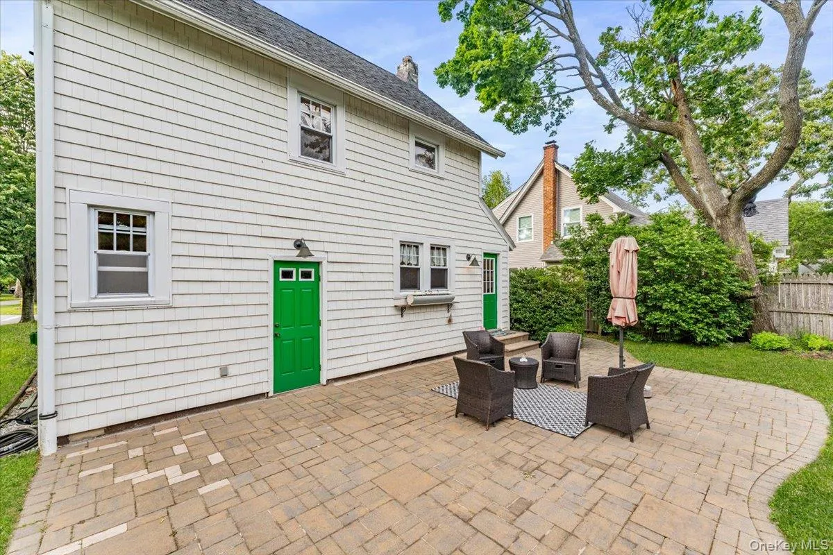 77 Hiawatha Drive, Islip, NY, 3 Bedrooms Bedrooms, 6 Rooms Rooms,1 BathroomBathrooms,Residential,For Rent,Hiawatha,0,1015579 77 Hiawatha Drive, Islip, NY, 3 Bedrooms Bedrooms, 6 Rooms Rooms,1 BathroomBathrooms,Residential,For Rent,Hiawatha,0,1015579