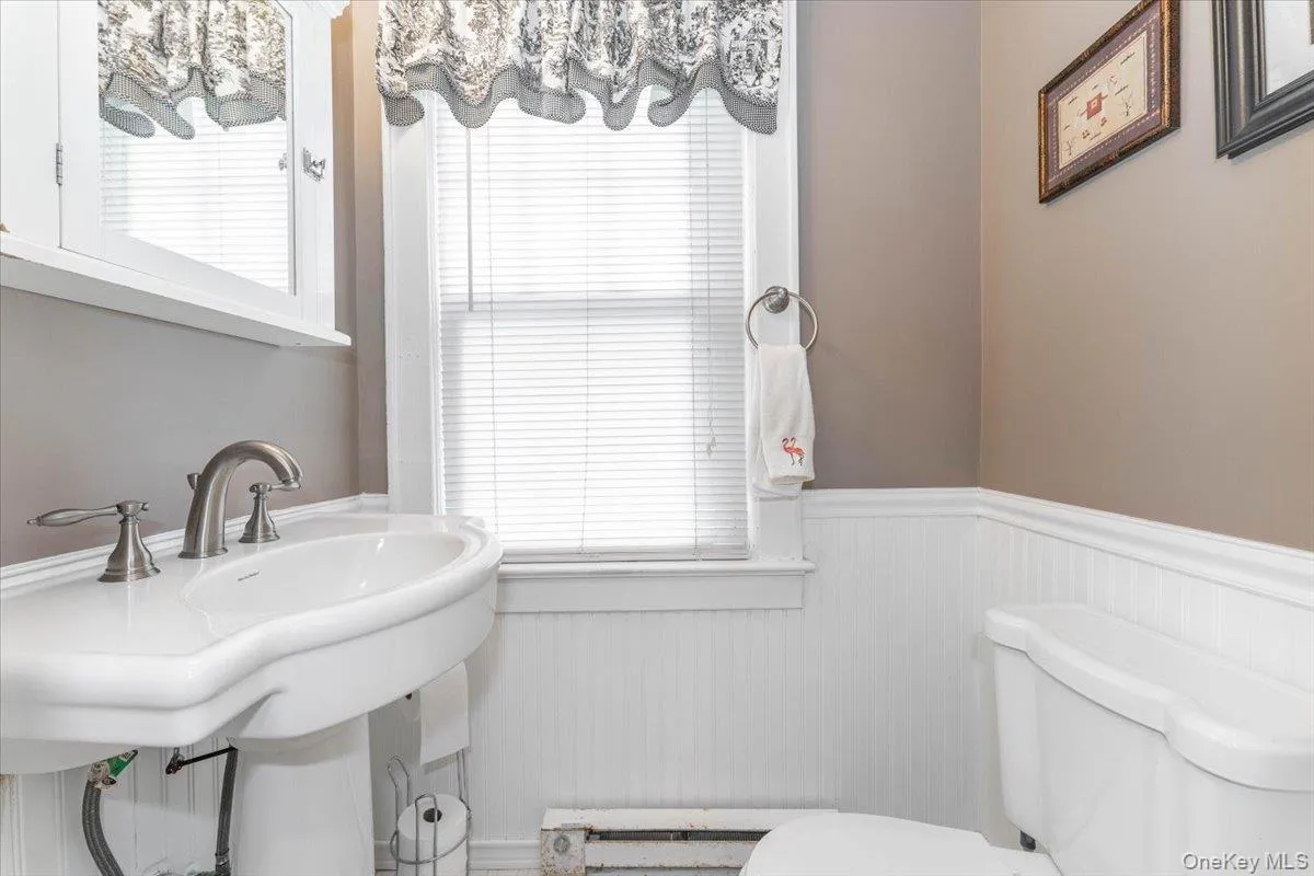 77 Hiawatha Drive, Islip, NY, 3 Bedrooms Bedrooms, 6 Rooms Rooms,1 BathroomBathrooms,Residential,For Rent,Hiawatha,0,1015579 77 Hiawatha Drive, Islip, NY, 3 Bedrooms Bedrooms, 6 Rooms Rooms,1 BathroomBathrooms,Residential,For Rent,Hiawatha,0,1015579
