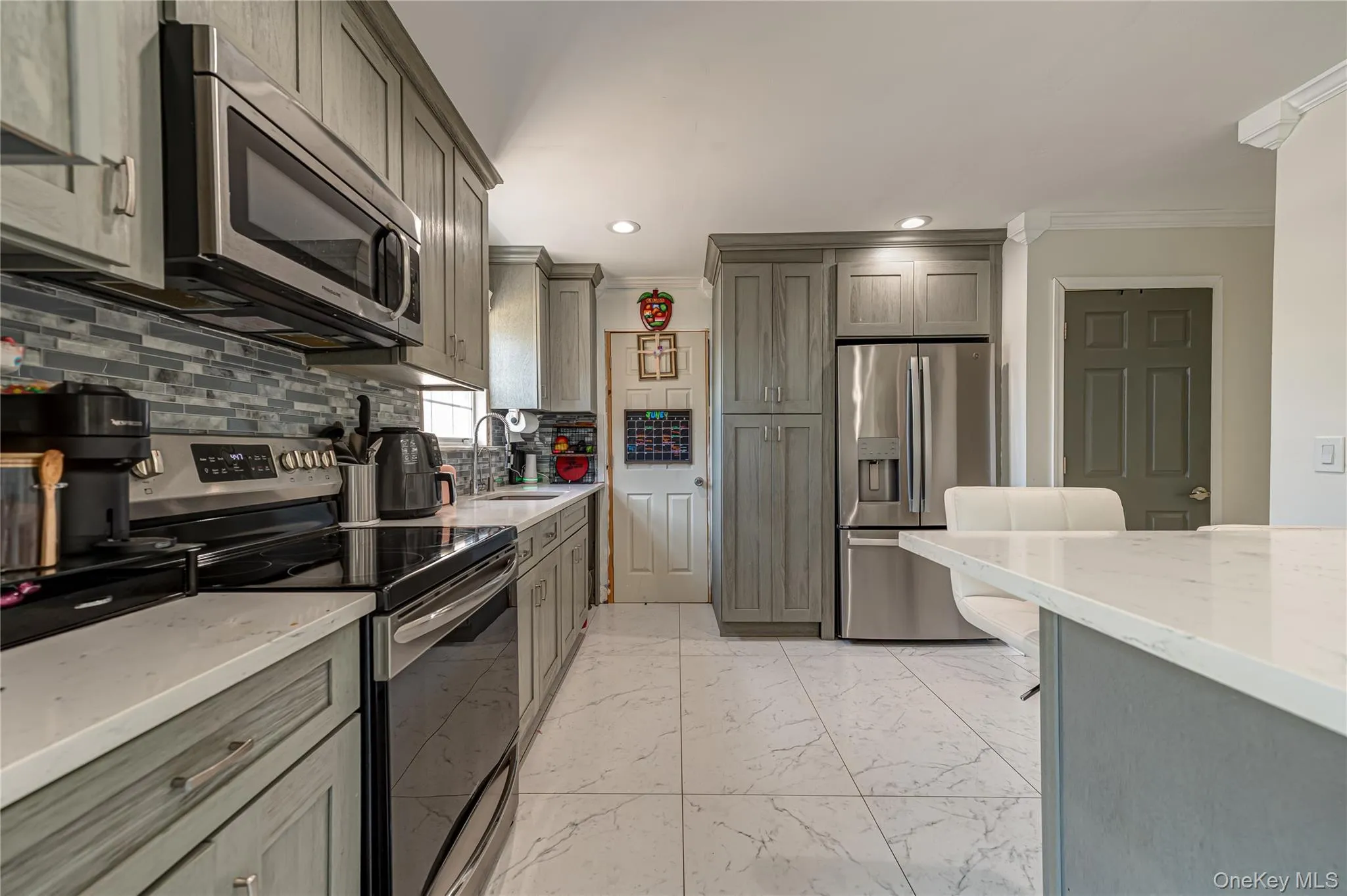 Quartz Counters, Stainless Steel Appliances Quartz Counters, Stainless Steel Appliances
