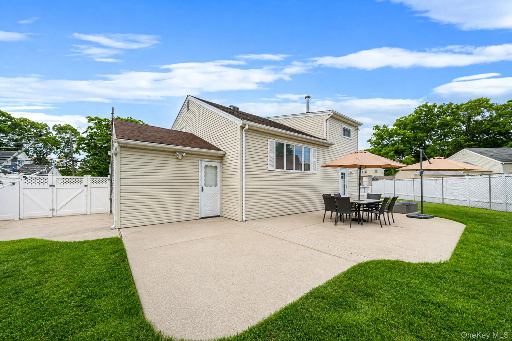 71 Colony Road, Brookhaven, NY, 3 Bedrooms Bedrooms, 8 Rooms Rooms,1 BathroomBathrooms,Residential,For Rent,Colony,0,1015586 71 Colony Road, Brookhaven, NY, 3 Bedrooms Bedrooms, 8 Rooms Rooms,1 BathroomBathrooms,Residential,For Rent,Colony,0,1015586