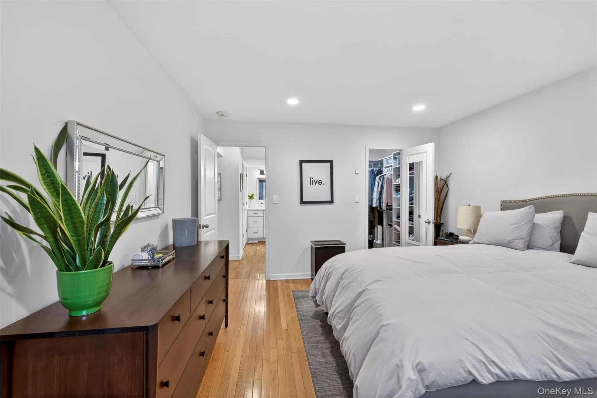 20 Bronxville Glen Drive, Yonkers, NY, 2 Bedrooms Bedrooms, 4 Rooms Rooms,2 BathroomsBathrooms,Residential,For Rent,Bronxville Glen,0,1015589 20 Bronxville Glen Drive, Yonkers, NY, 2 Bedrooms Bedrooms, 4 Rooms Rooms,2 BathroomsBathrooms,Residential,For Rent,Bronxville Glen,0,1015589