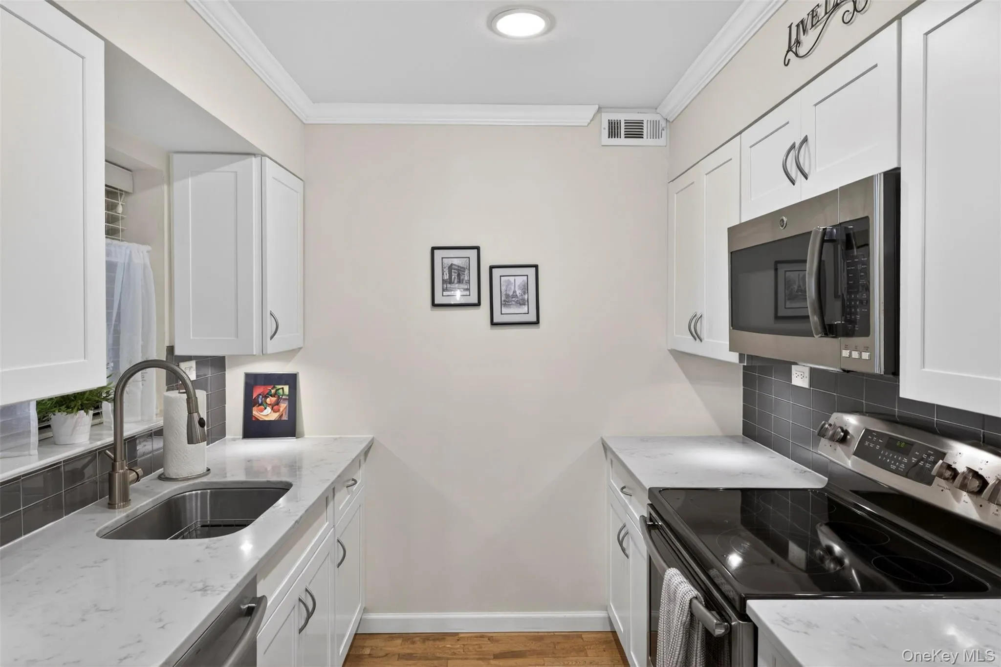 20 Bronxville Glen Drive, Yonkers, NY, 2 Bedrooms Bedrooms, 4 Rooms Rooms,2 BathroomsBathrooms,Residential,For Rent,Bronxville Glen,0,1015589 20 Bronxville Glen Drive, Yonkers, NY, 2 Bedrooms Bedrooms, 4 Rooms Rooms,2 BathroomsBathrooms,Residential,For Rent,Bronxville Glen,0,1015589