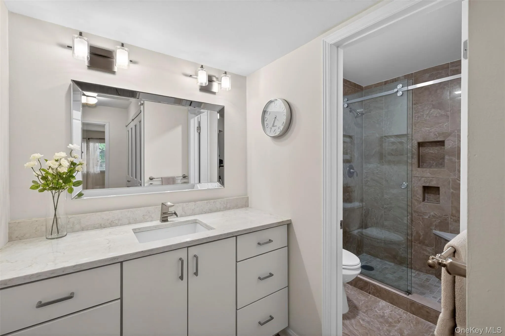 20 Bronxville Glen Drive, Yonkers, NY, 2 Bedrooms Bedrooms, 4 Rooms Rooms,2 BathroomsBathrooms,Residential,For Rent,Bronxville Glen,0,1015589 20 Bronxville Glen Drive, Yonkers, NY, 2 Bedrooms Bedrooms, 4 Rooms Rooms,2 BathroomsBathrooms,Residential,For Rent,Bronxville Glen,0,1015589
