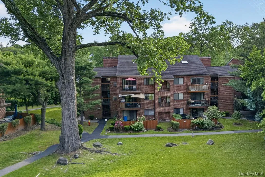 20 Bronxville Glen Drive, Yonkers, NY, 2 Bedrooms Bedrooms, 4 Rooms Rooms,2 BathroomsBathrooms,Residential,For Rent,Bronxville Glen,0,1015589 20 Bronxville Glen Drive, Yonkers, NY, 2 Bedrooms Bedrooms, 4 Rooms Rooms,2 BathroomsBathrooms,Residential,For Rent,Bronxville Glen,0,1015589
