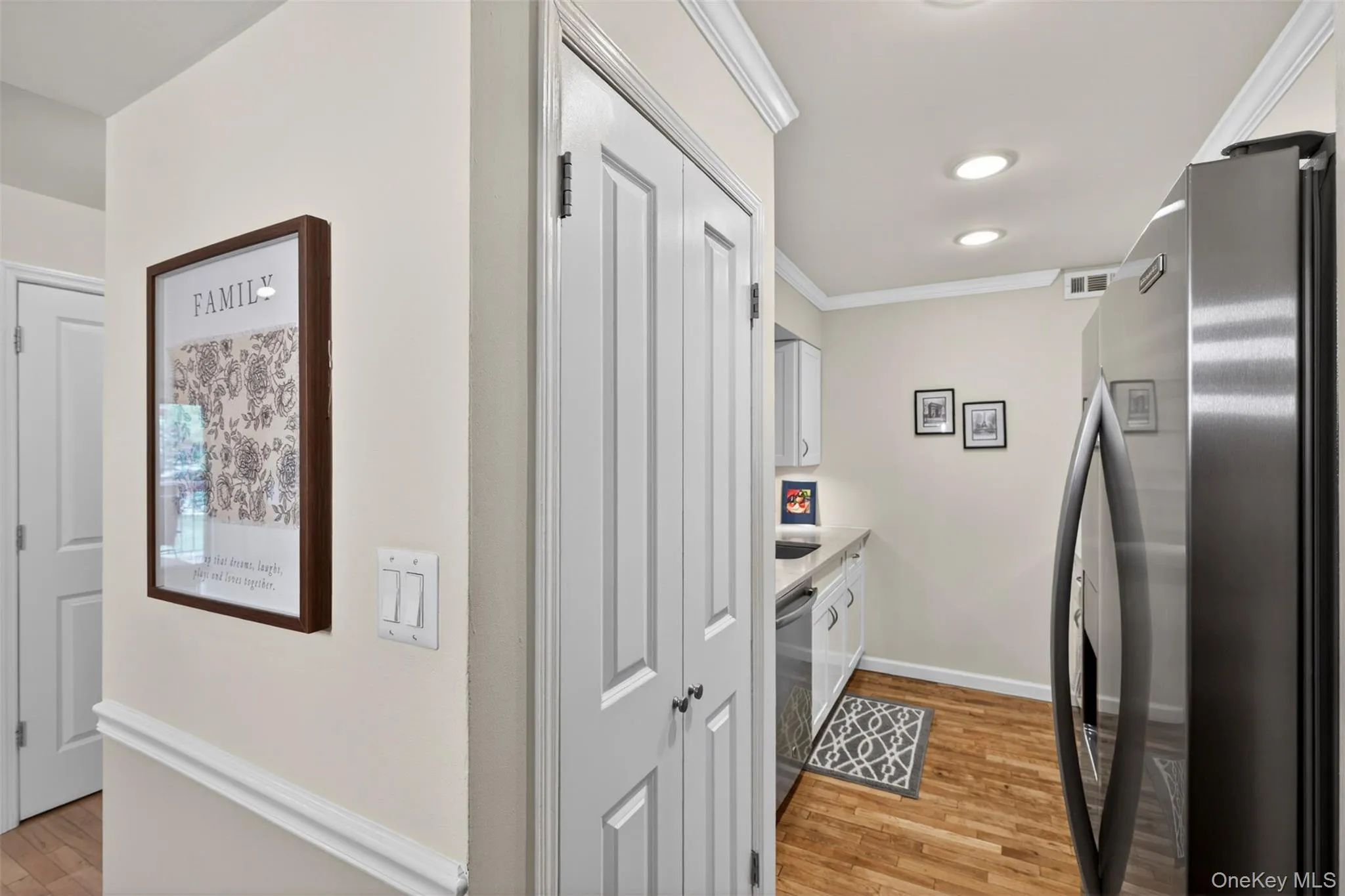 20 Bronxville Glen Drive, Yonkers, NY, 2 Bedrooms Bedrooms, 4 Rooms Rooms,2 BathroomsBathrooms,Residential,For Rent,Bronxville Glen,0,1015589 20 Bronxville Glen Drive, Yonkers, NY, 2 Bedrooms Bedrooms, 4 Rooms Rooms,2 BathroomsBathrooms,Residential,For Rent,Bronxville Glen,0,1015589